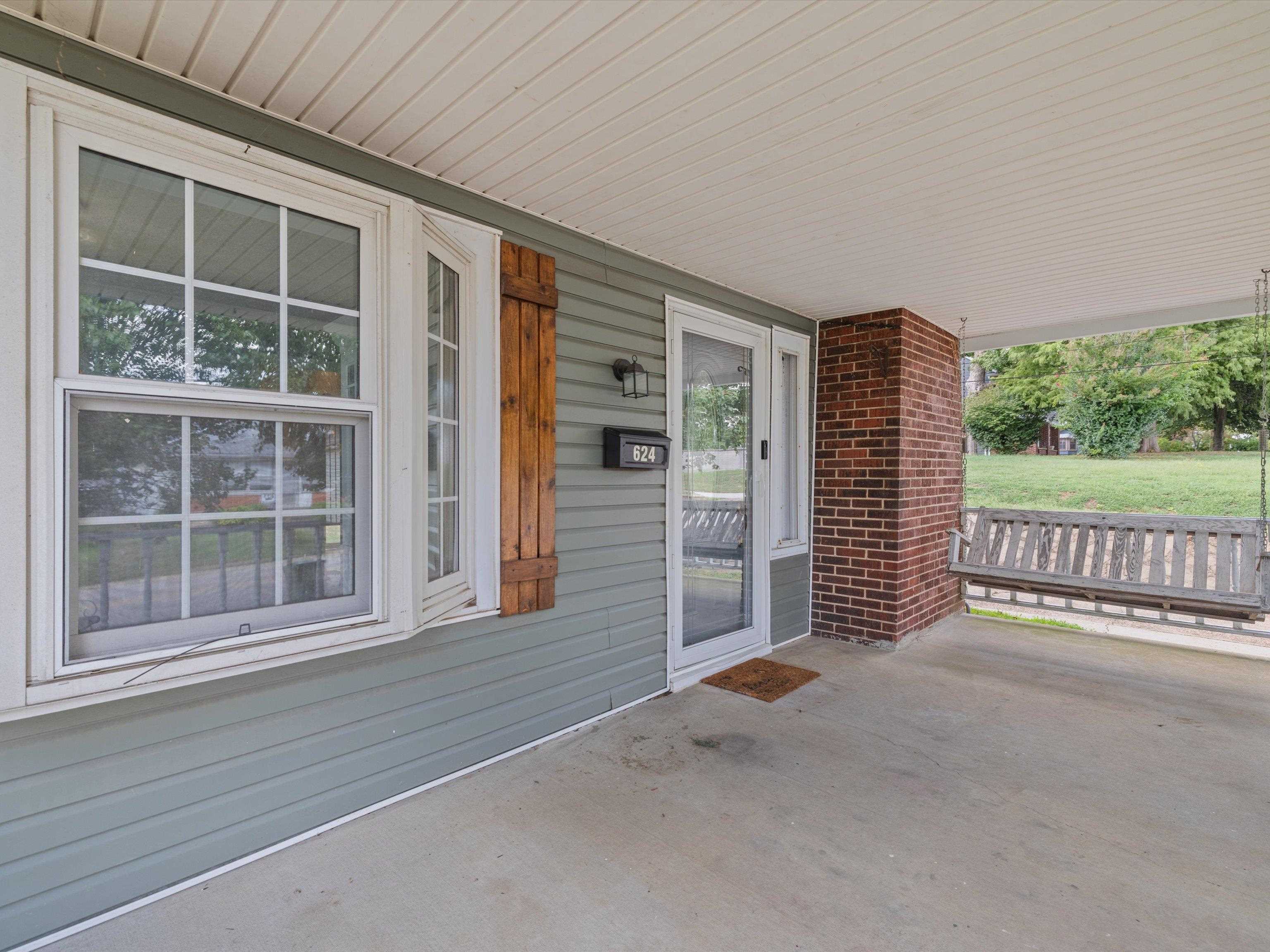 624 Wing Ave, Owensboro, Kentucky 42303, 3 Bedrooms Bedrooms, ,1 BathroomBathrooms,Single Family Residence,For Sale,Wing Ave,90717