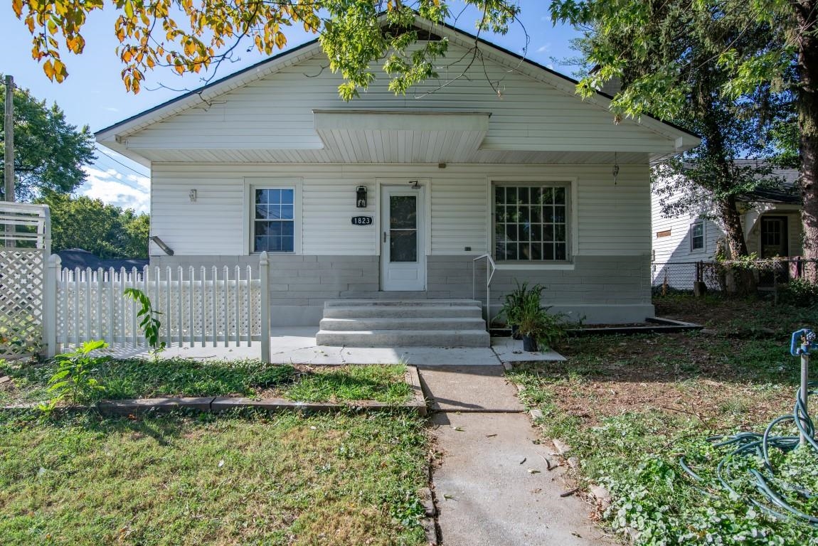 1823 Cullen Ave, Owensboro, Kentucky 42301, 4 Bedrooms Bedrooms, ,1 BathroomBathrooms,Single Family Residence,For Sale,Cullen Ave,90720