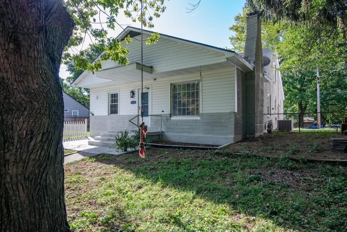 1823 Cullen Ave, Owensboro, Kentucky 42301, 4 Bedrooms Bedrooms, ,1 BathroomBathrooms,Single Family Residence,For Sale,Cullen Ave,90720