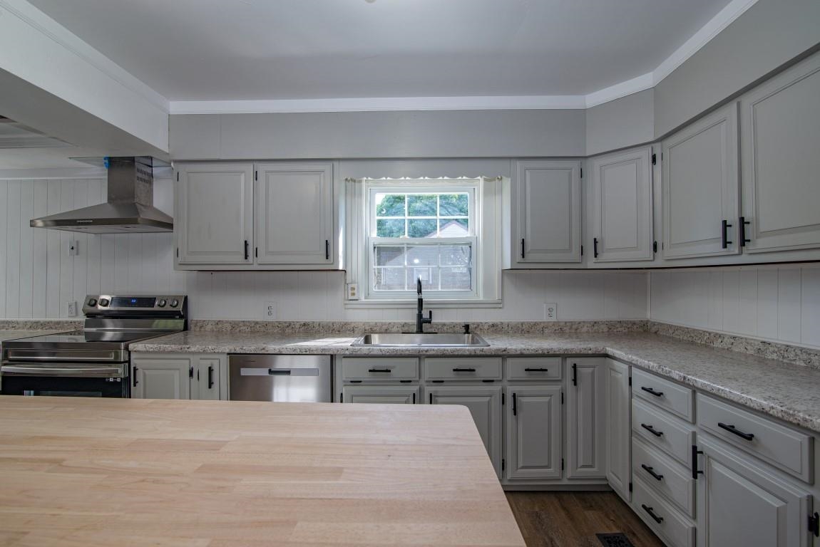 1823 Cullen Ave, Owensboro, Kentucky 42301, 4 Bedrooms Bedrooms, ,1 BathroomBathrooms,Single Family Residence,For Sale,Cullen Ave,90720