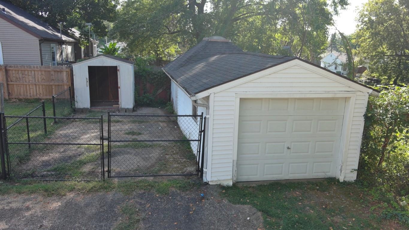 1823 Cullen Ave, Owensboro, Kentucky 42301, 4 Bedrooms Bedrooms, ,1 BathroomBathrooms,Single Family Residence,For Sale,Cullen Ave,90720