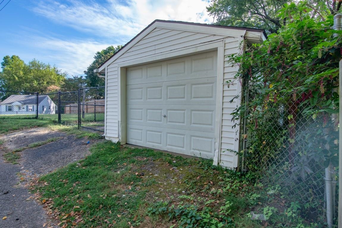 1823 Cullen Ave, Owensboro, Kentucky 42301, 4 Bedrooms Bedrooms, ,1 BathroomBathrooms,Single Family Residence,For Sale,Cullen Ave,90720