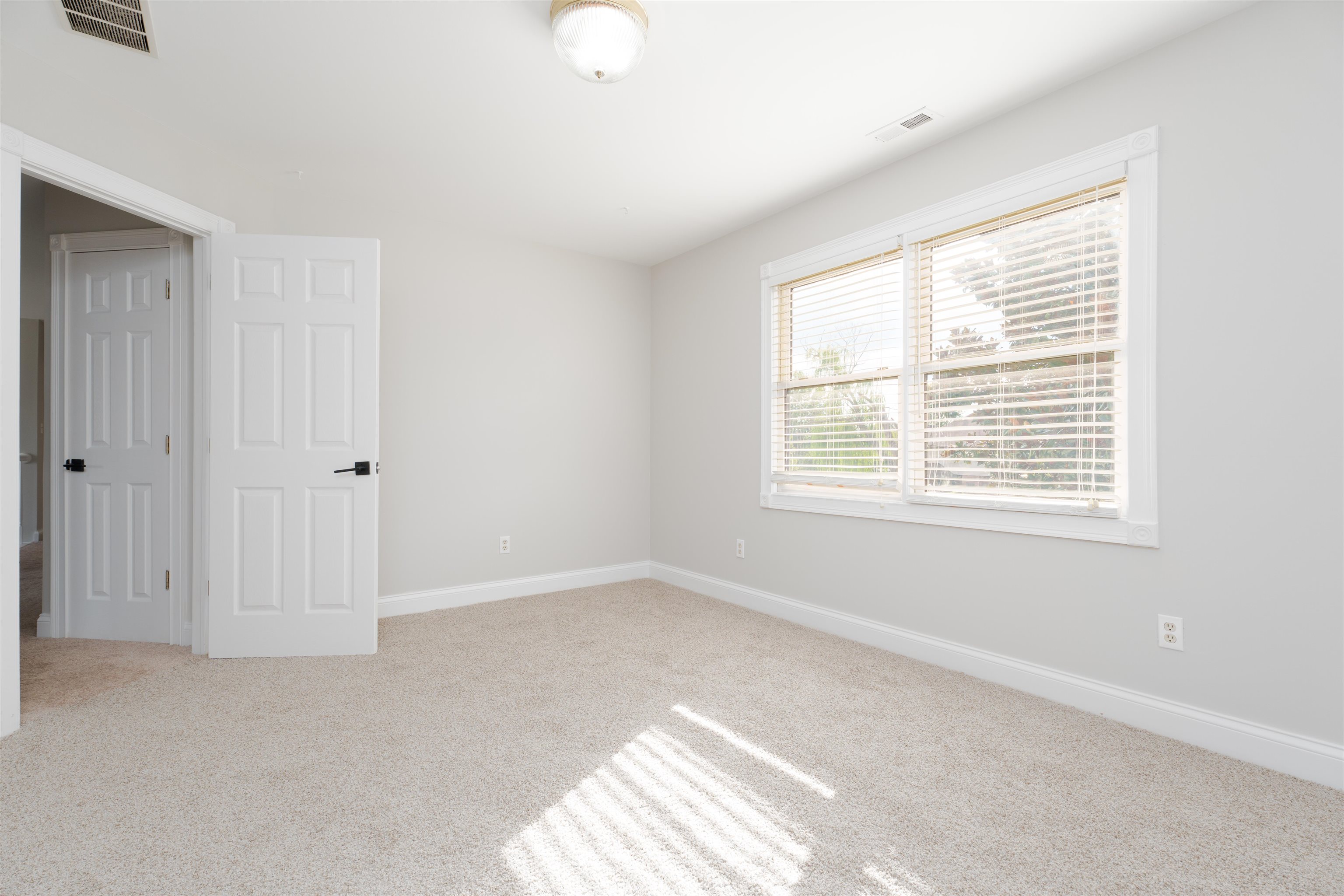 4006 Horseshoe Trace, Owensboro, Kentucky 42303, 4 Bedrooms Bedrooms, ,2 BathroomsBathrooms,Single Family Residence,For Sale,Horseshoe Trace,90721