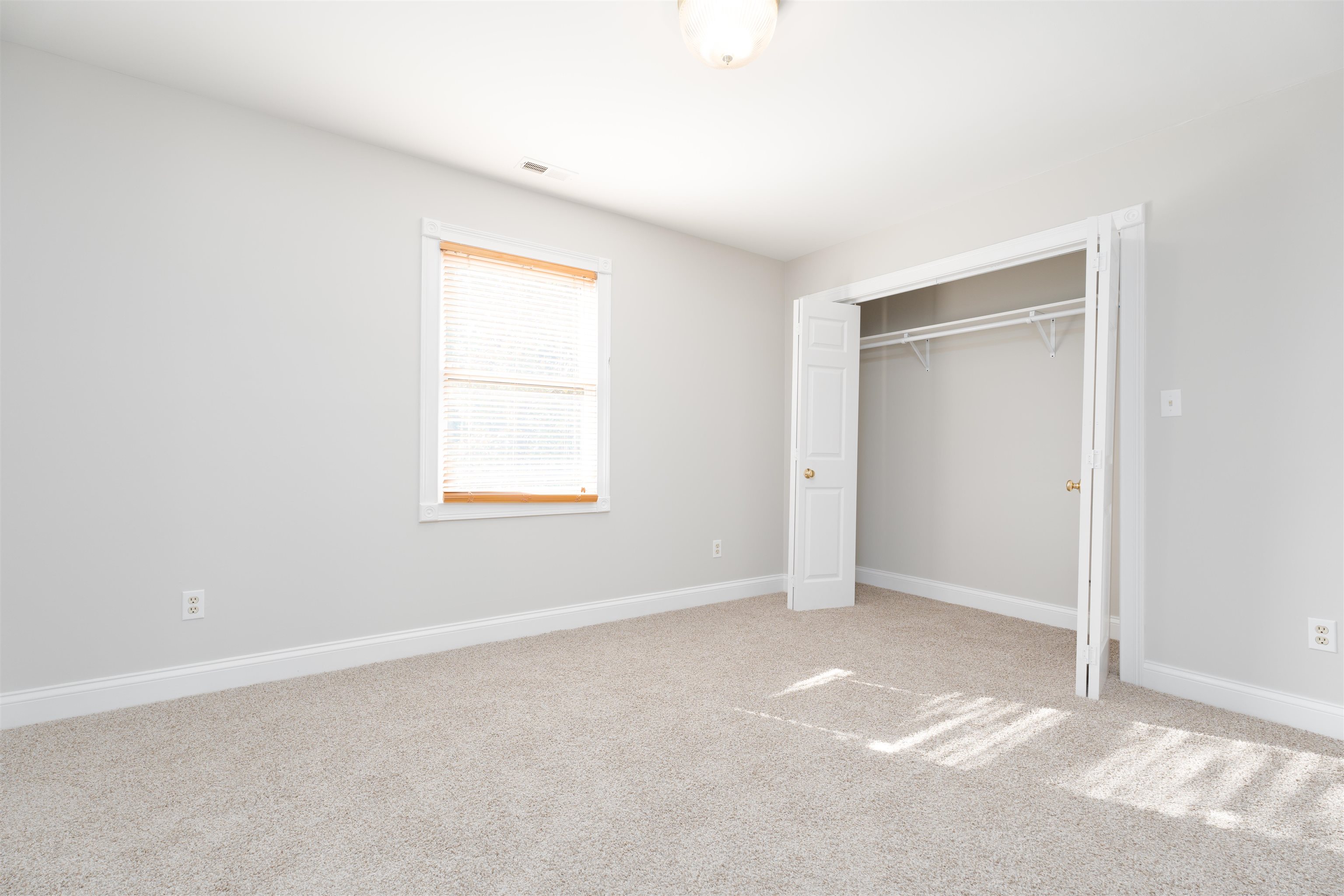 4006 Horseshoe Trace, Owensboro, Kentucky 42303, 4 Bedrooms Bedrooms, ,2 BathroomsBathrooms,Single Family Residence,For Sale,Horseshoe Trace,90721