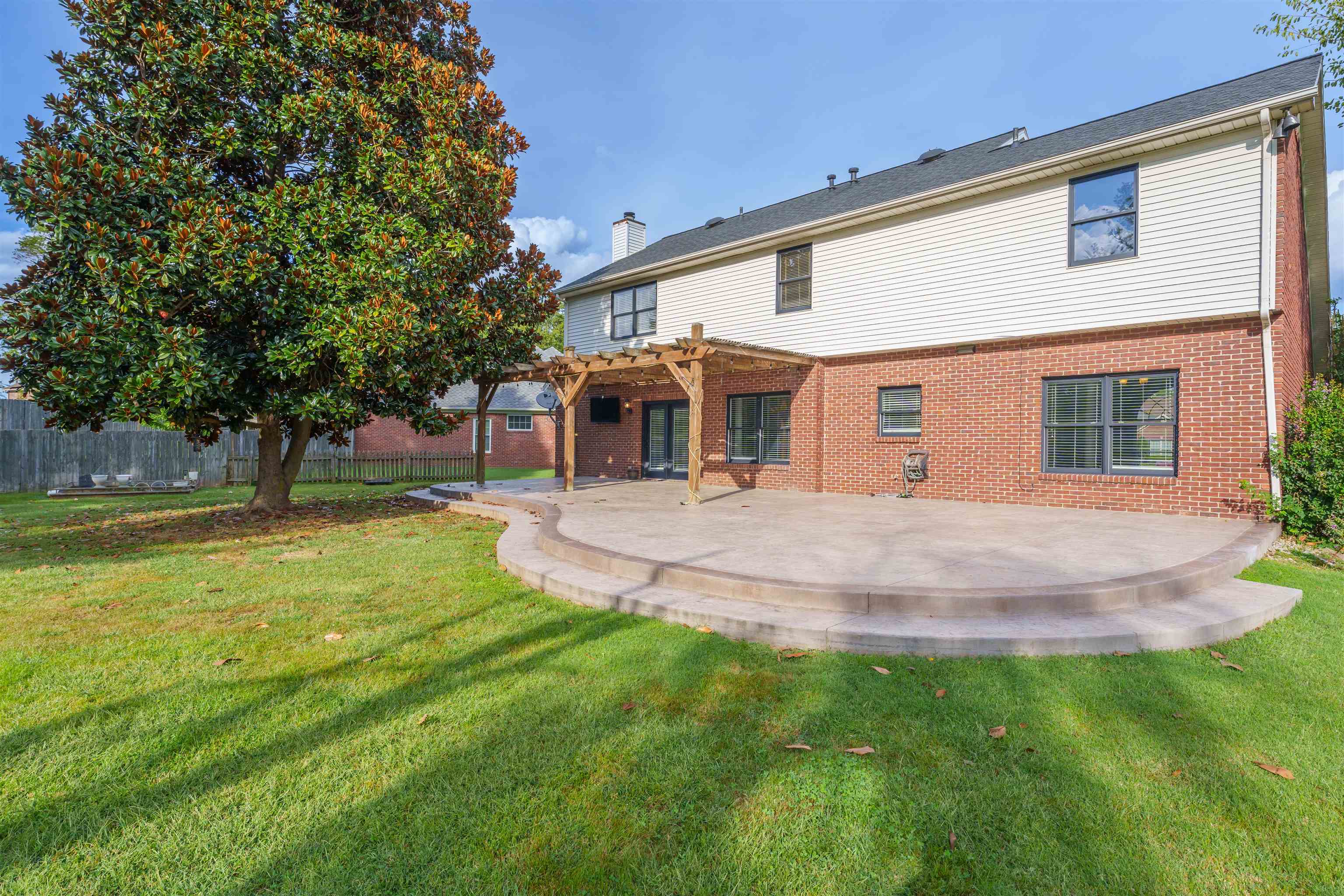 4006 Horseshoe Trace, Owensboro, Kentucky 42303, 4 Bedrooms Bedrooms, ,2 BathroomsBathrooms,Single Family Residence,For Sale,Horseshoe Trace,90721