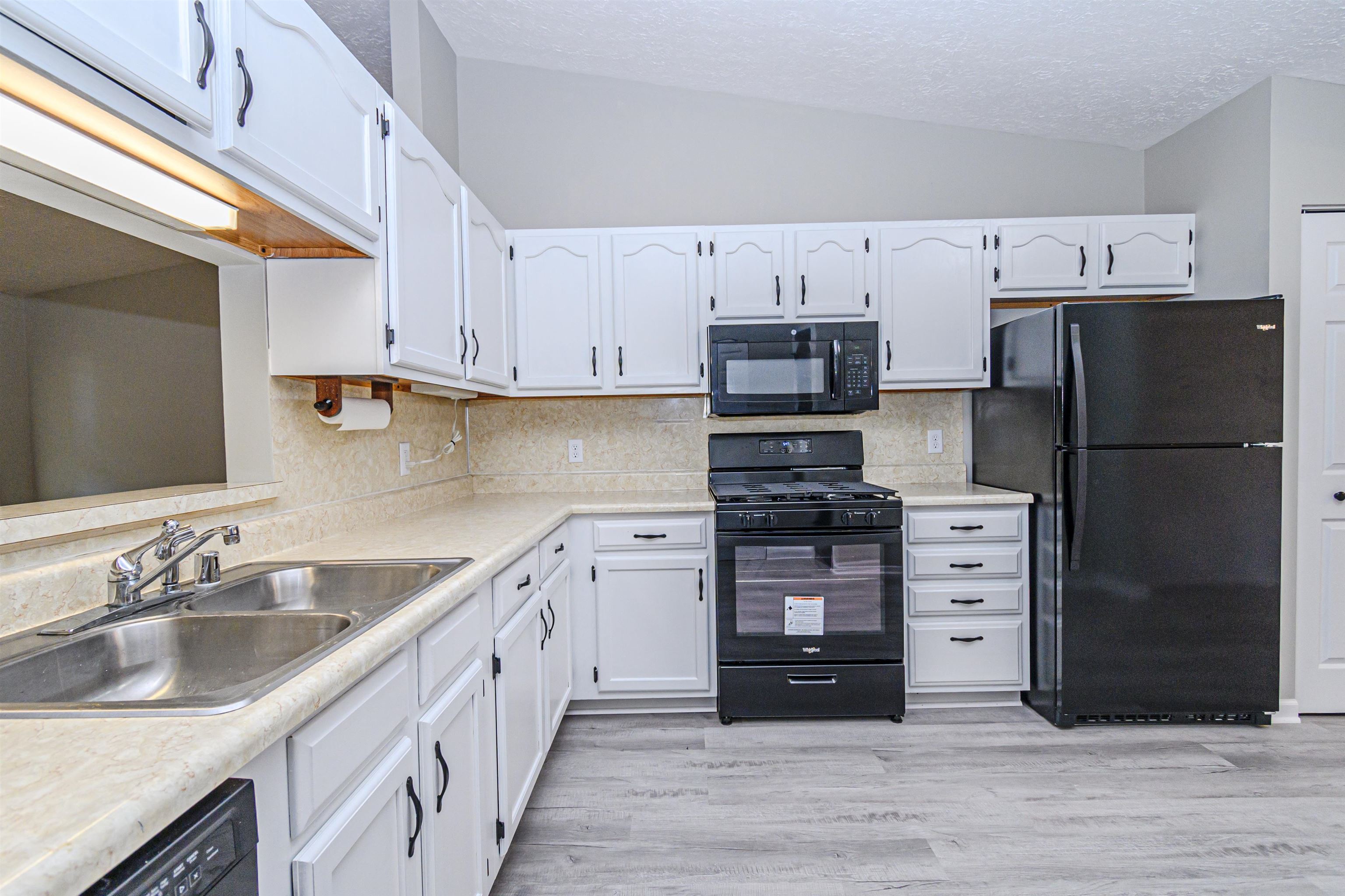 2239 Landsdowne S, Owensboro, Kentucky 42303, 3 Bedrooms Bedrooms, ,2 BathroomsBathrooms,Single Family Residence,For Sale,Landsdowne S,90722