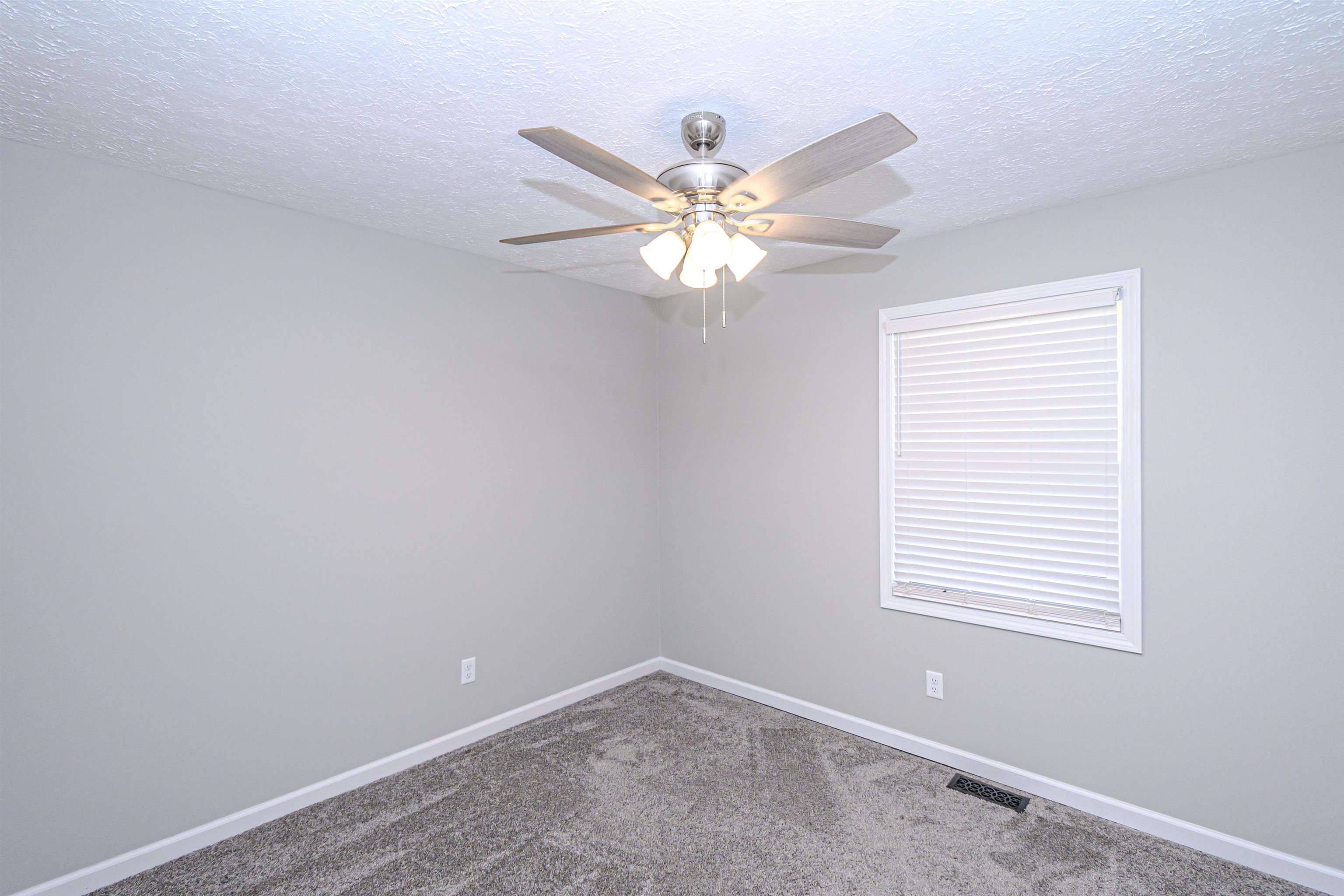 2239 Landsdowne S, Owensboro, Kentucky 42303, 3 Bedrooms Bedrooms, ,2 BathroomsBathrooms,Single Family Residence,For Sale,Landsdowne S,90722
