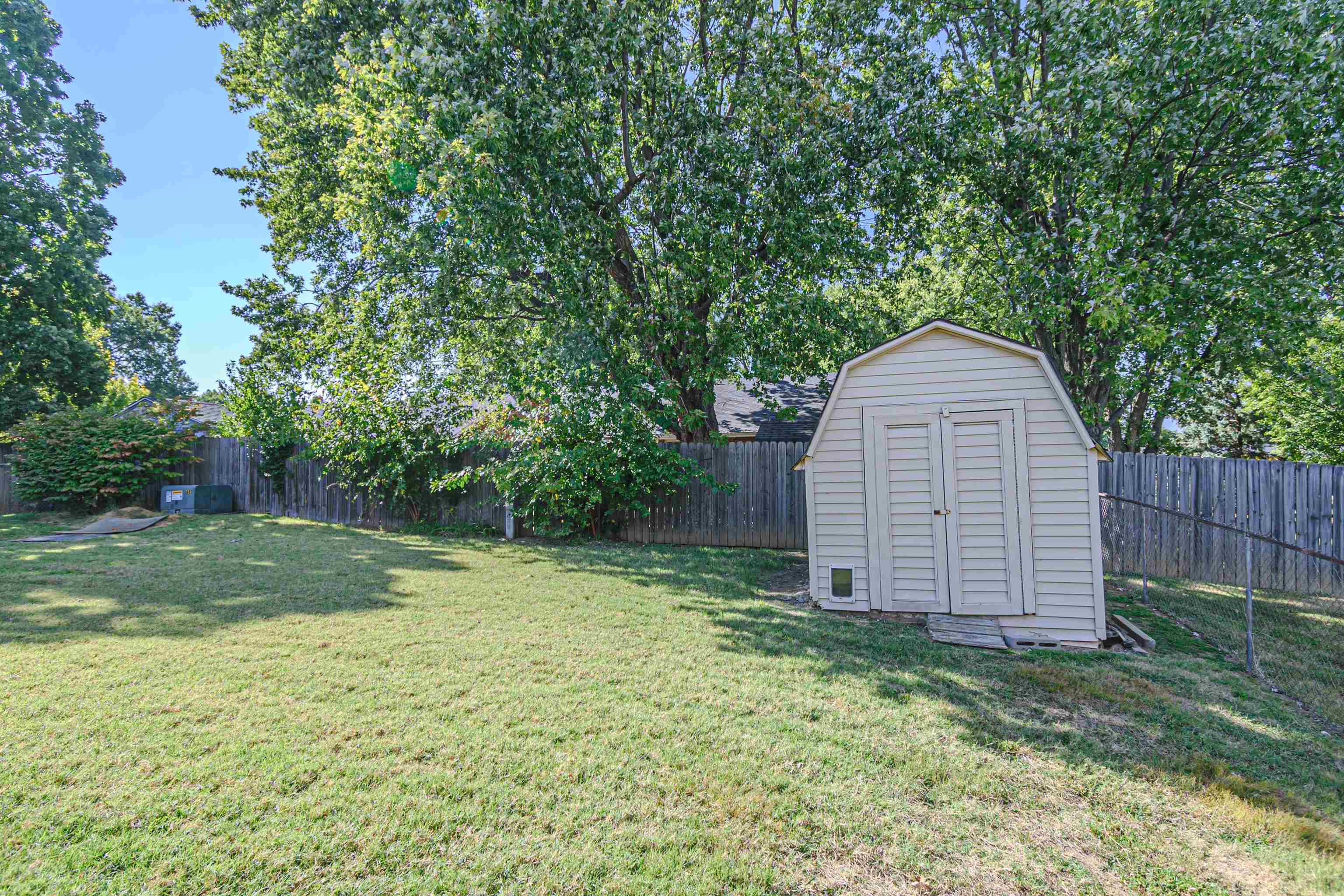 2239 Landsdowne S, Owensboro, Kentucky 42303, 3 Bedrooms Bedrooms, ,2 BathroomsBathrooms,Single Family Residence,For Sale,Landsdowne S,90722