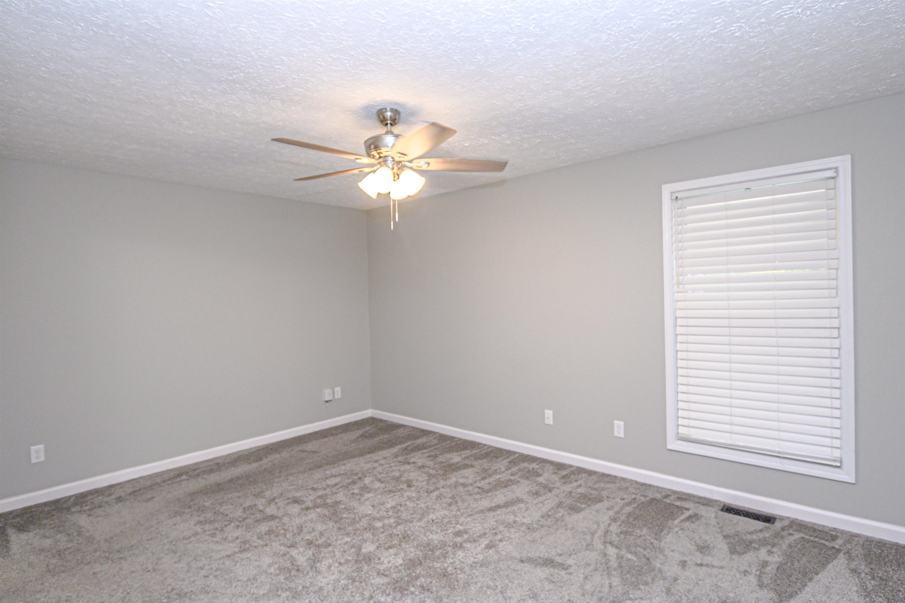 2239 Landsdowne S, Owensboro, Kentucky 42303, 3 Bedrooms Bedrooms, ,2 BathroomsBathrooms,Single Family Residence,For Sale,Landsdowne S,90722