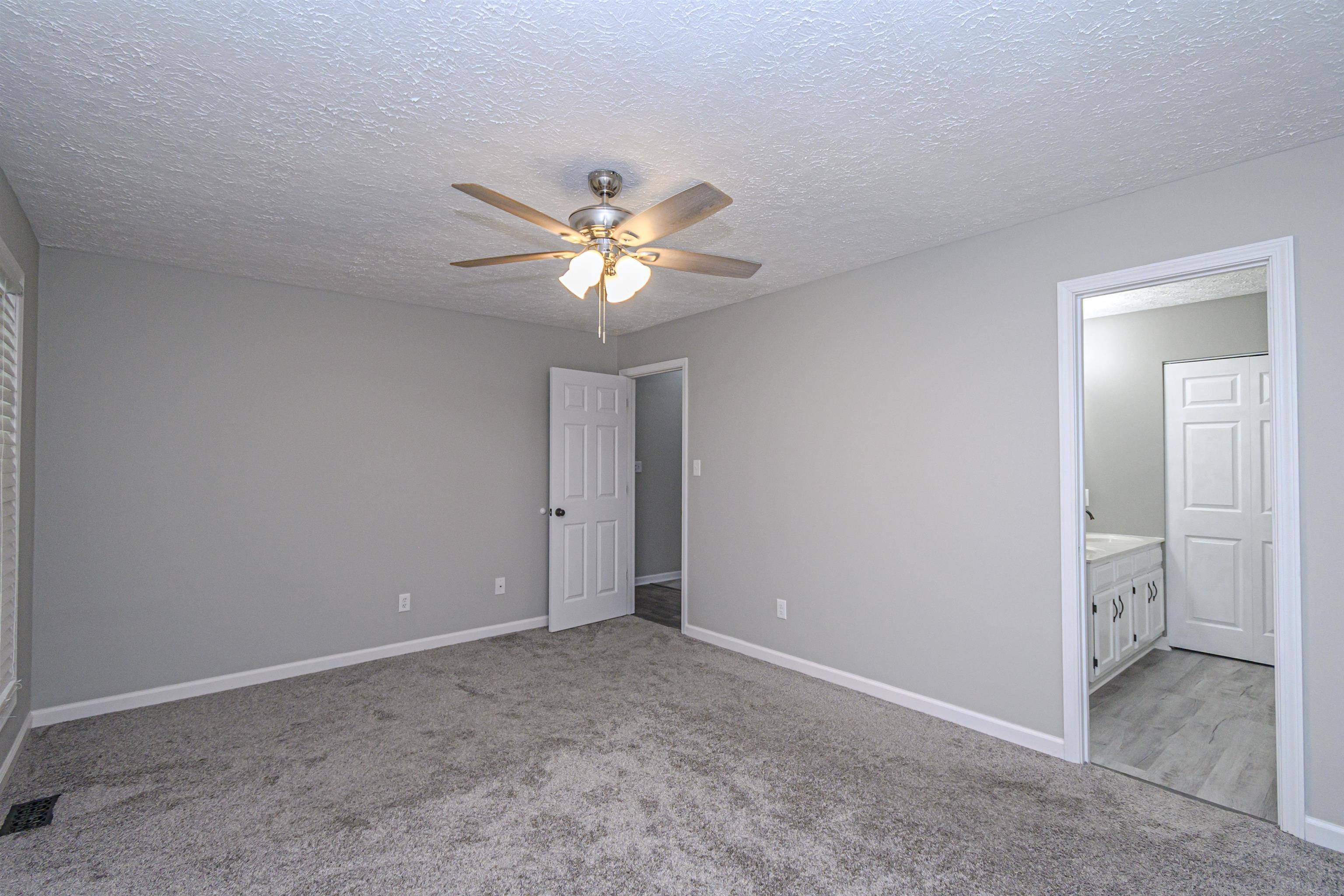 2239 Landsdowne S, Owensboro, Kentucky 42303, 3 Bedrooms Bedrooms, ,2 BathroomsBathrooms,Single Family Residence,For Sale,Landsdowne S,90722