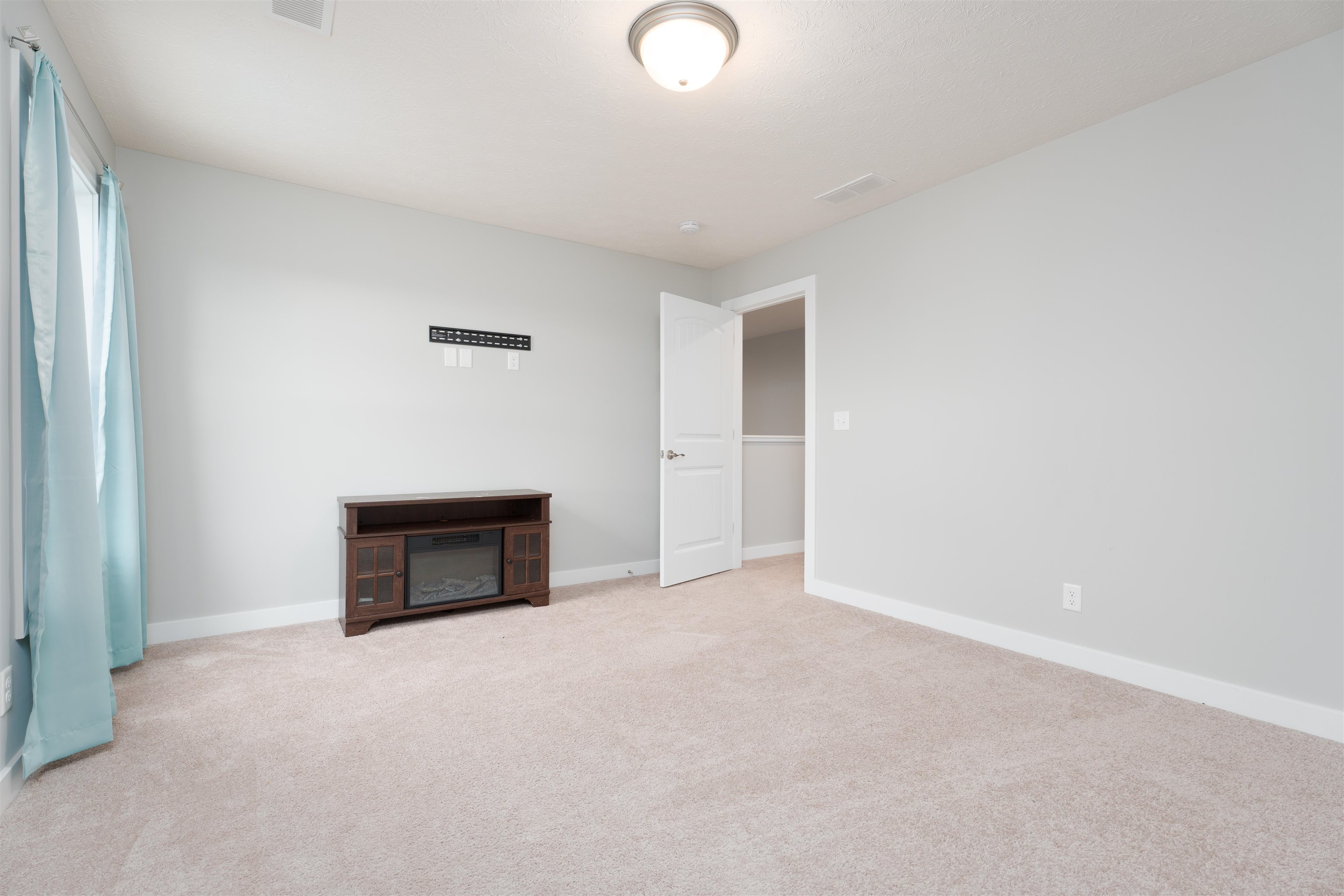 4744 Breeze Ct. W., Owensboro, Kentucky 42301, 4 Bedrooms Bedrooms, ,2 BathroomsBathrooms,Single Family Residence,For Sale,Breeze Ct. W.,90725