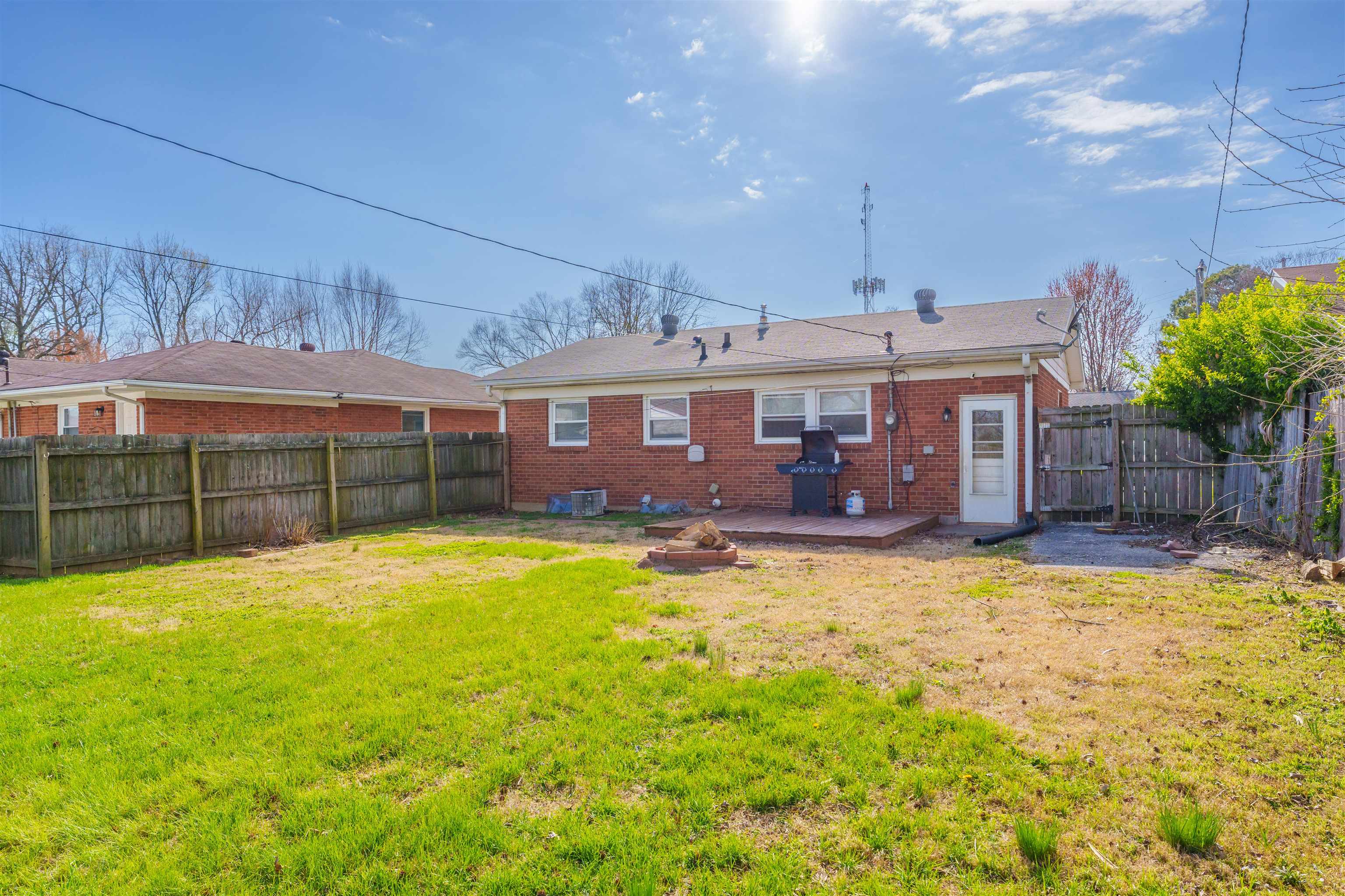 2721 Morningside Drive, Owensboro, Kentucky 42303, 3 Bedrooms Bedrooms, ,1 BathroomBathrooms,Single Family Residence,For Sale,Morningside Drive,90727