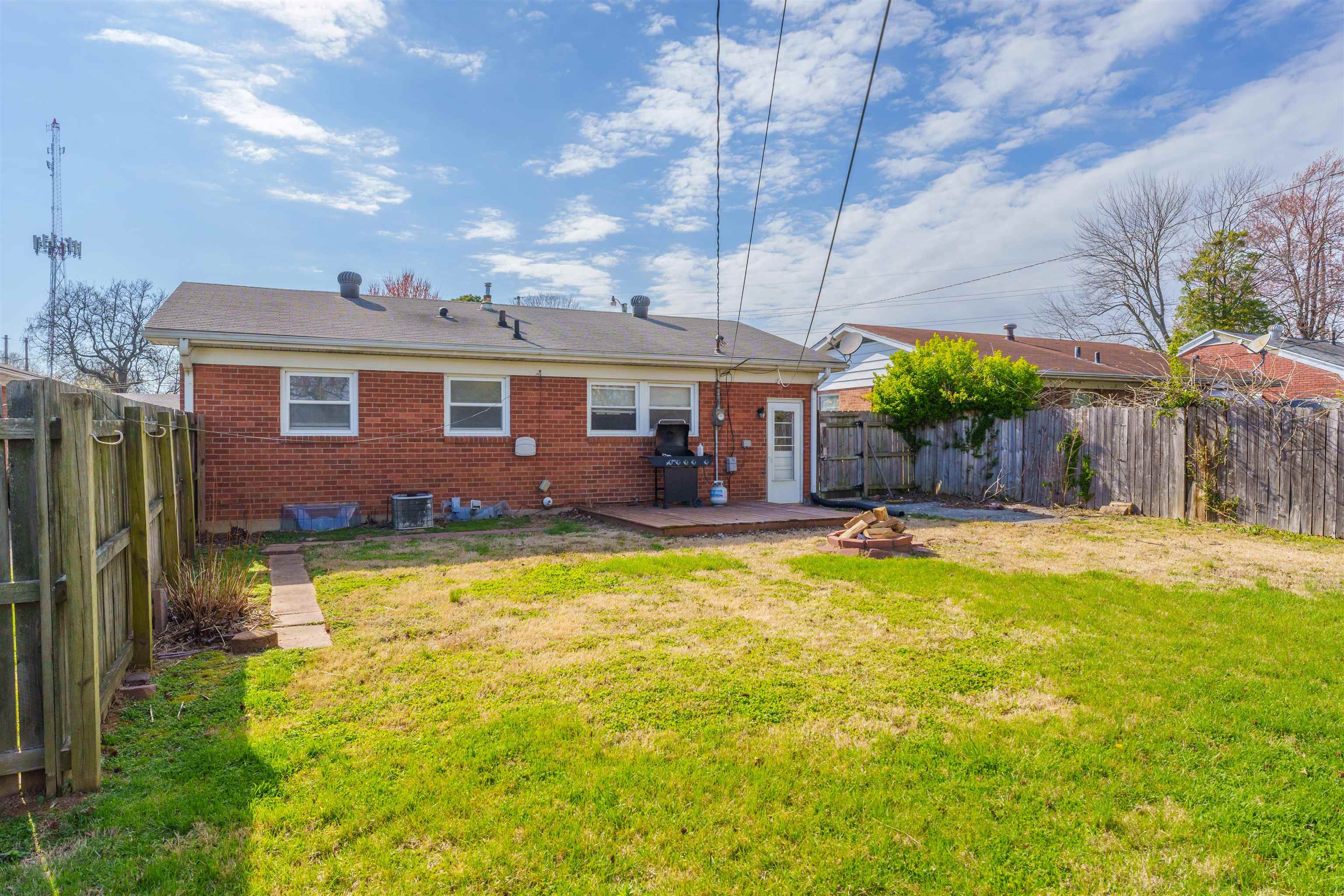 2721 Morningside Drive, Owensboro, Kentucky 42303, 3 Bedrooms Bedrooms, ,1 BathroomBathrooms,Single Family Residence,For Sale,Morningside Drive,90727