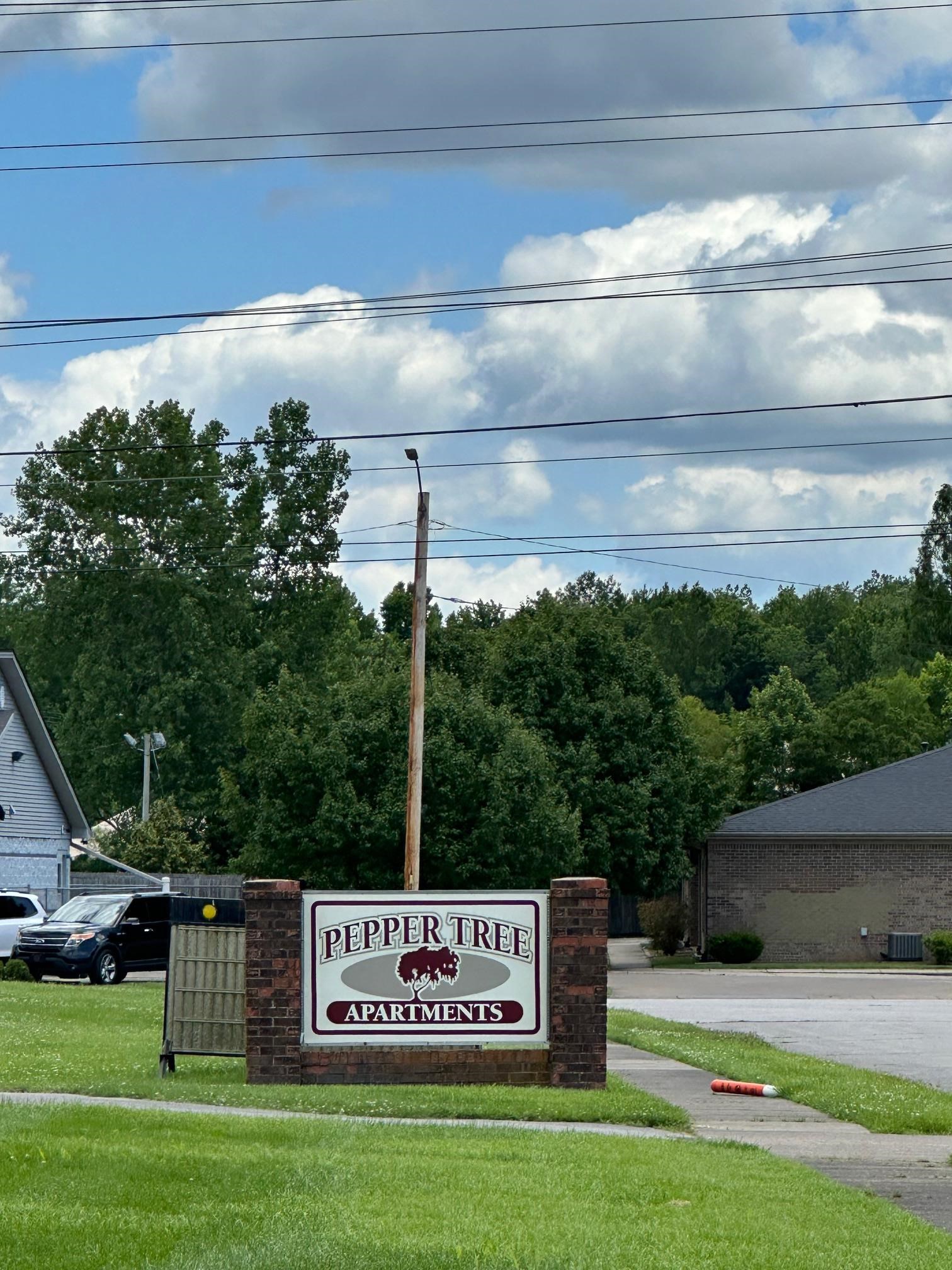 914 Peppertree Lane, Owensboro, Kentucky 42303, ,Multi-unit,For Sale,Peppertree Lane,90730