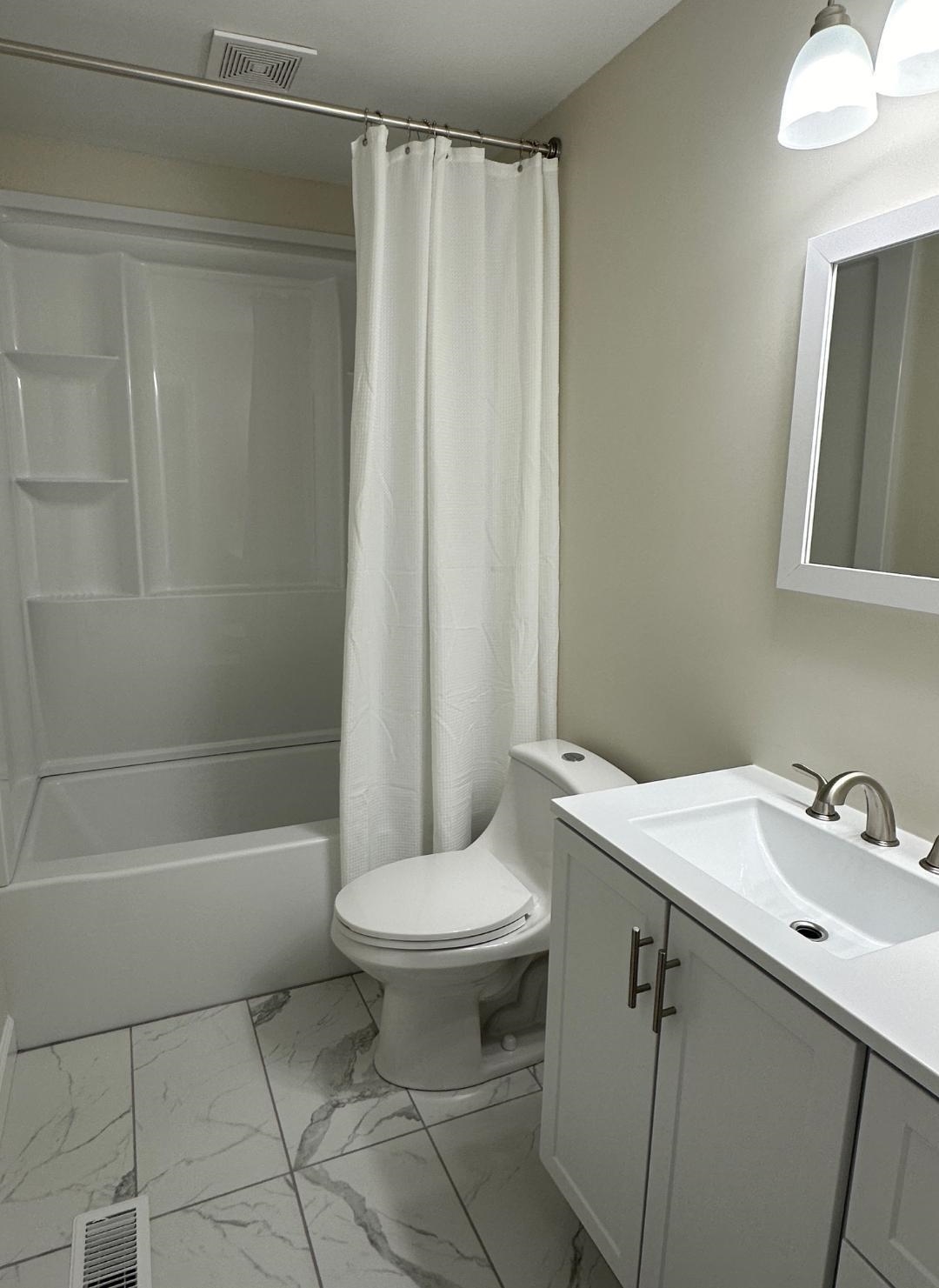 2130 Graham Lane, Owensboro, Kentucky 42303, 3 Bedrooms Bedrooms, ,1 BathroomBathrooms,Single Family Residence,For Sale,Graham Lane,90732
