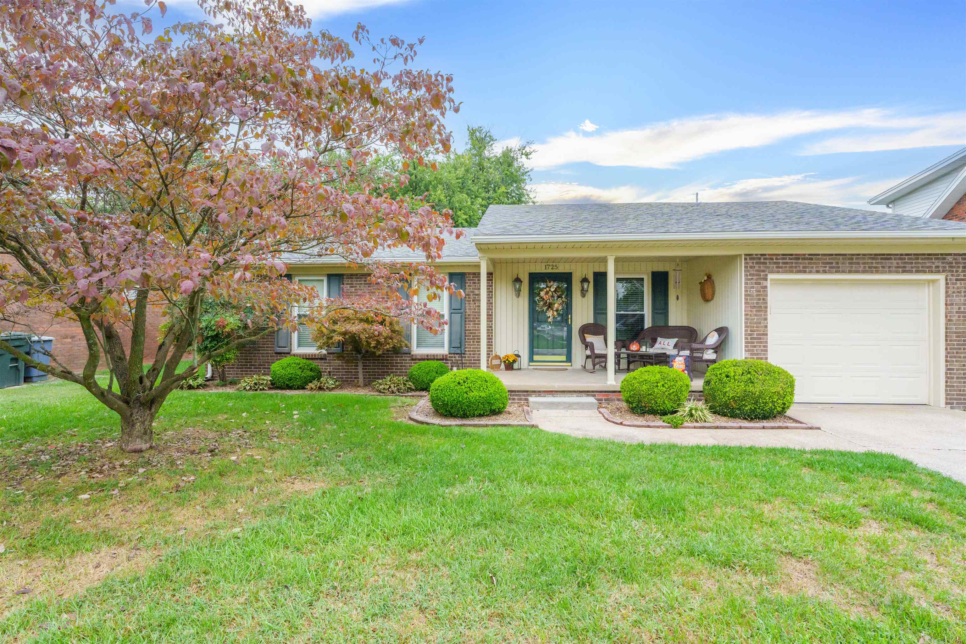 1725 Thistle Court, Owensboro, Kentucky 42301, 3 Bedrooms Bedrooms, ,1 BathroomBathrooms,Single Family Residence,For Sale,Thistle Court,90735