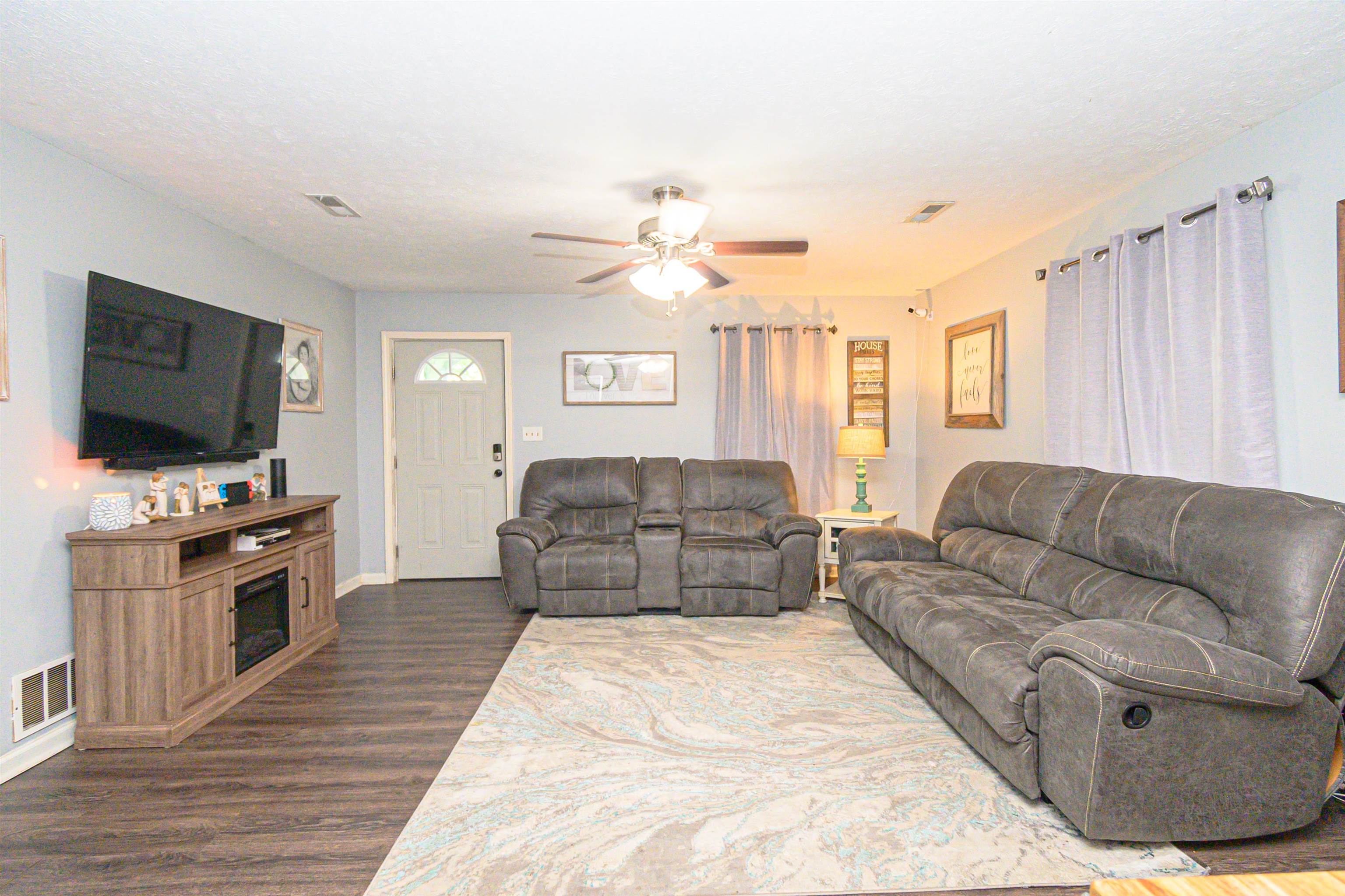 1406 Rose Avenue, Owensboro, Kentucky 42301, 3 Bedrooms Bedrooms, ,1 BathroomBathrooms,Single Family Residence,For Sale,Rose Avenue,90736