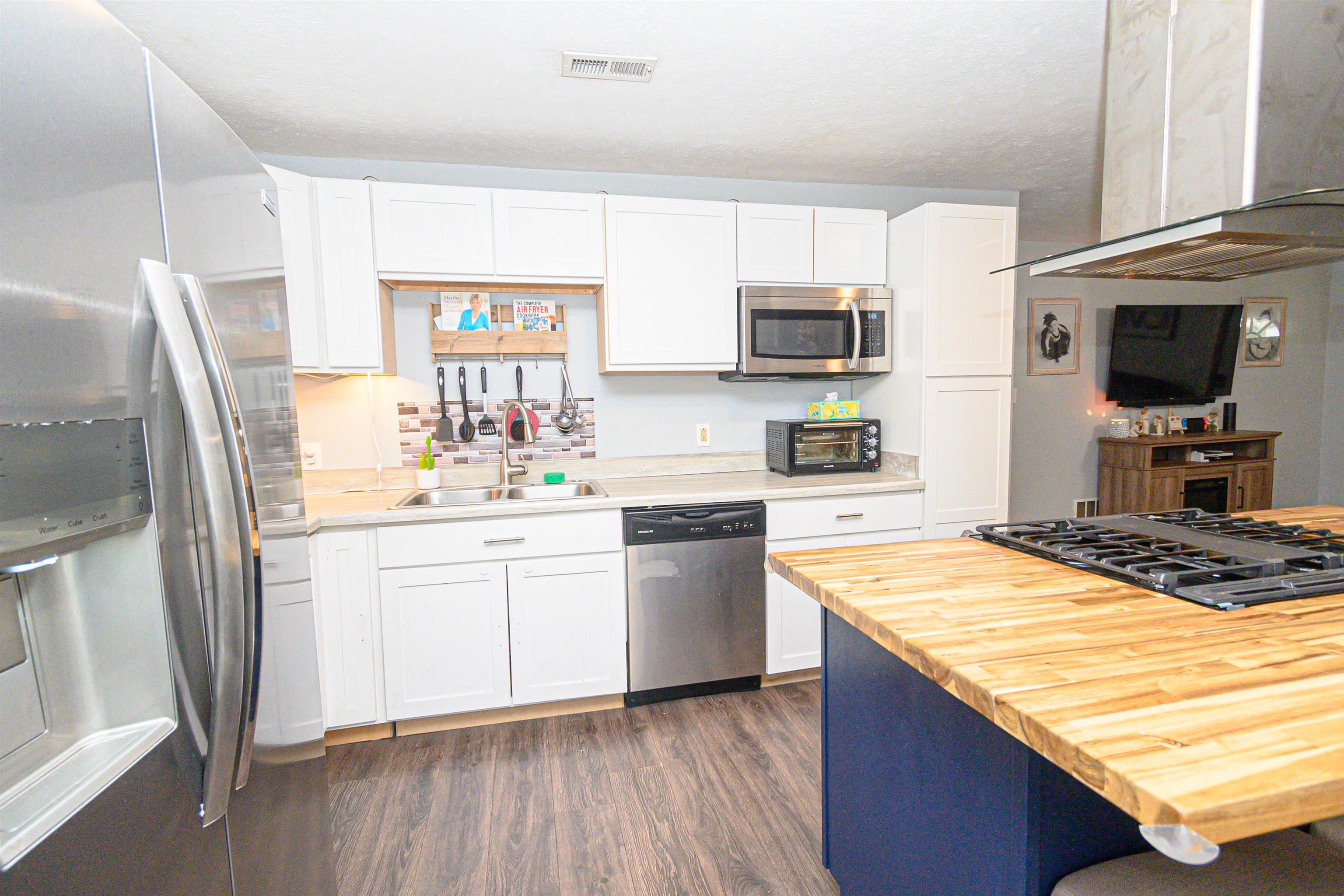 1406 Rose Avenue, Owensboro, Kentucky 42301, 3 Bedrooms Bedrooms, ,1 BathroomBathrooms,Single Family Residence,For Sale,Rose Avenue,90736