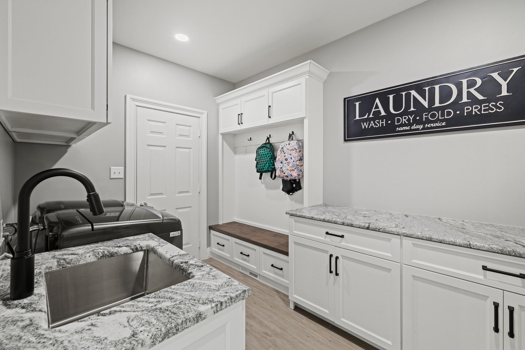 3101 Oakridge Court, Owensboro, Kentucky 42303, 4 Bedrooms Bedrooms, ,3 BathroomsBathrooms,Single Family Residence,For Sale,Oakridge Court,90738