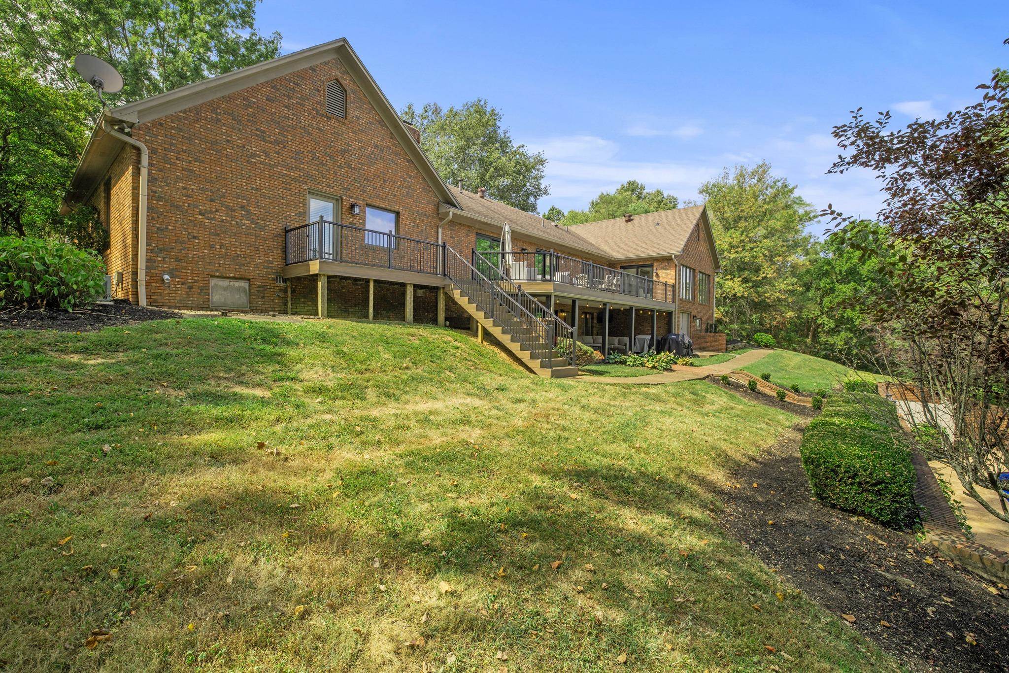 3101 Oakridge Court, Owensboro, Kentucky 42303, 4 Bedrooms Bedrooms, ,3 BathroomsBathrooms,Single Family Residence,For Sale,Oakridge Court,90738