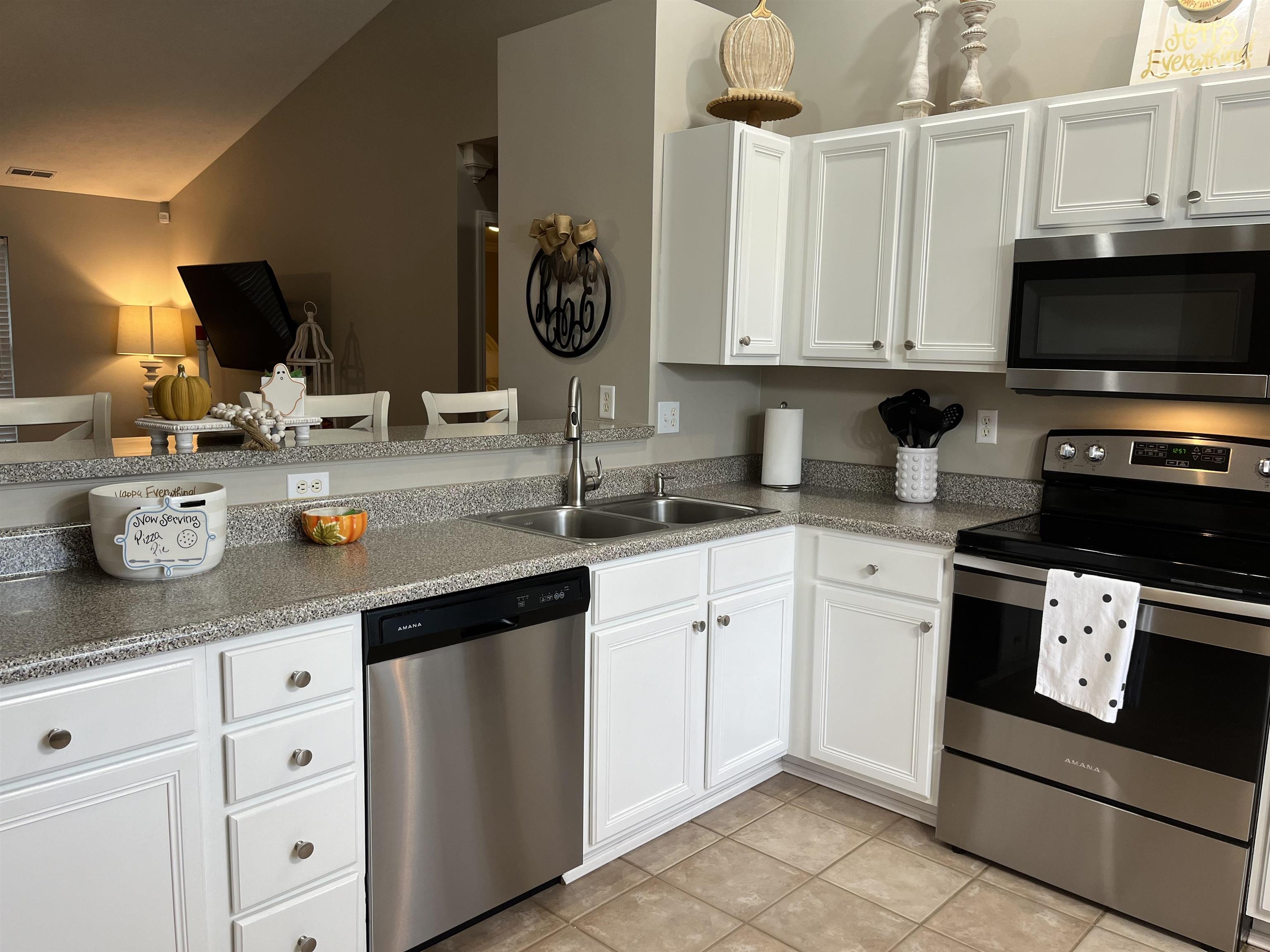 4052 Reliant Circle, Owensboro, Kentucky 42301, 3 Bedrooms Bedrooms, ,2 BathroomsBathrooms,Single Family Residence,For Sale,Reliant Circle,90741
