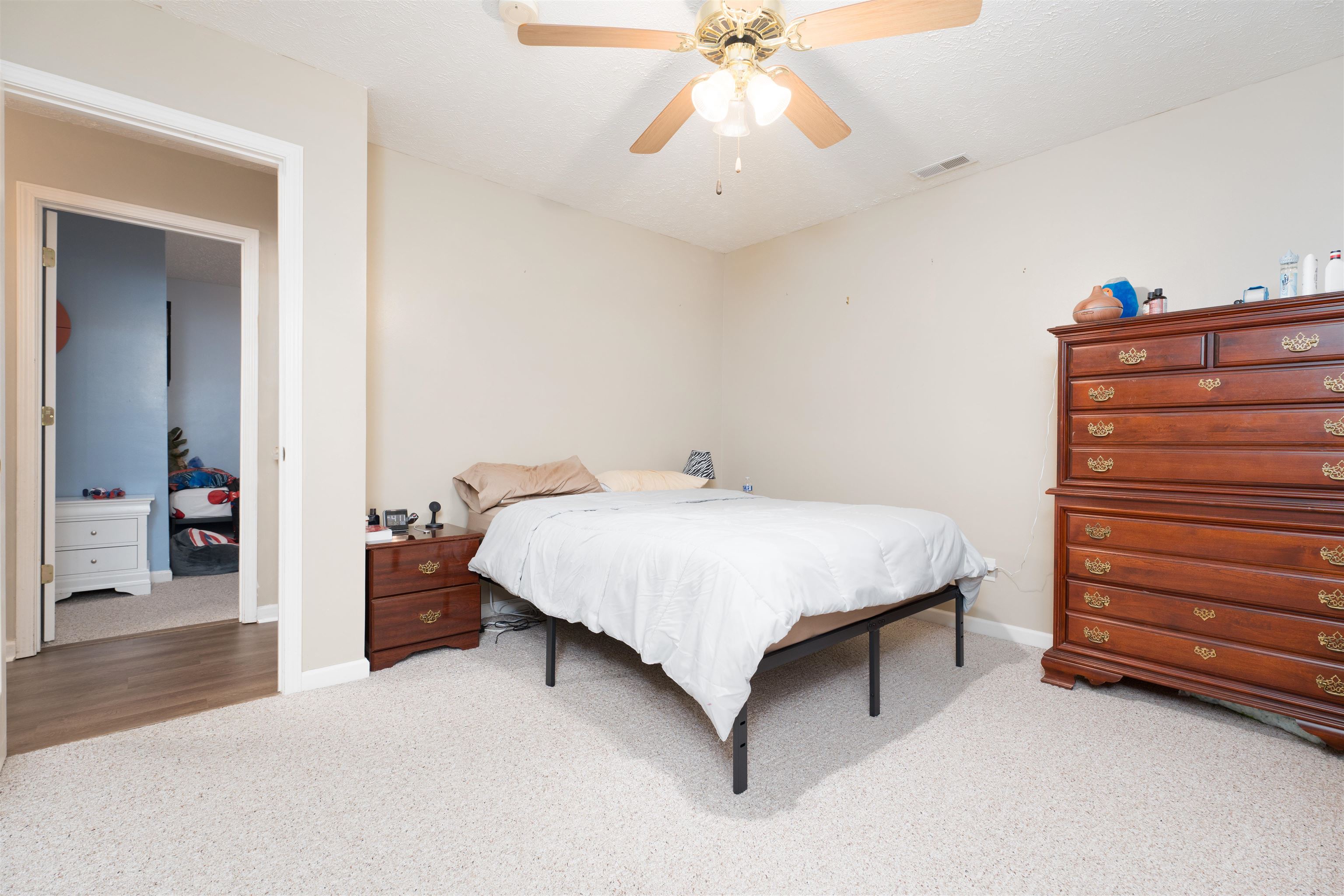526 Maple St, Owensboro, Kentucky 42301, 3 Bedrooms Bedrooms, ,1 BathroomBathrooms,Single Family Residence,For Sale,Maple St,90742