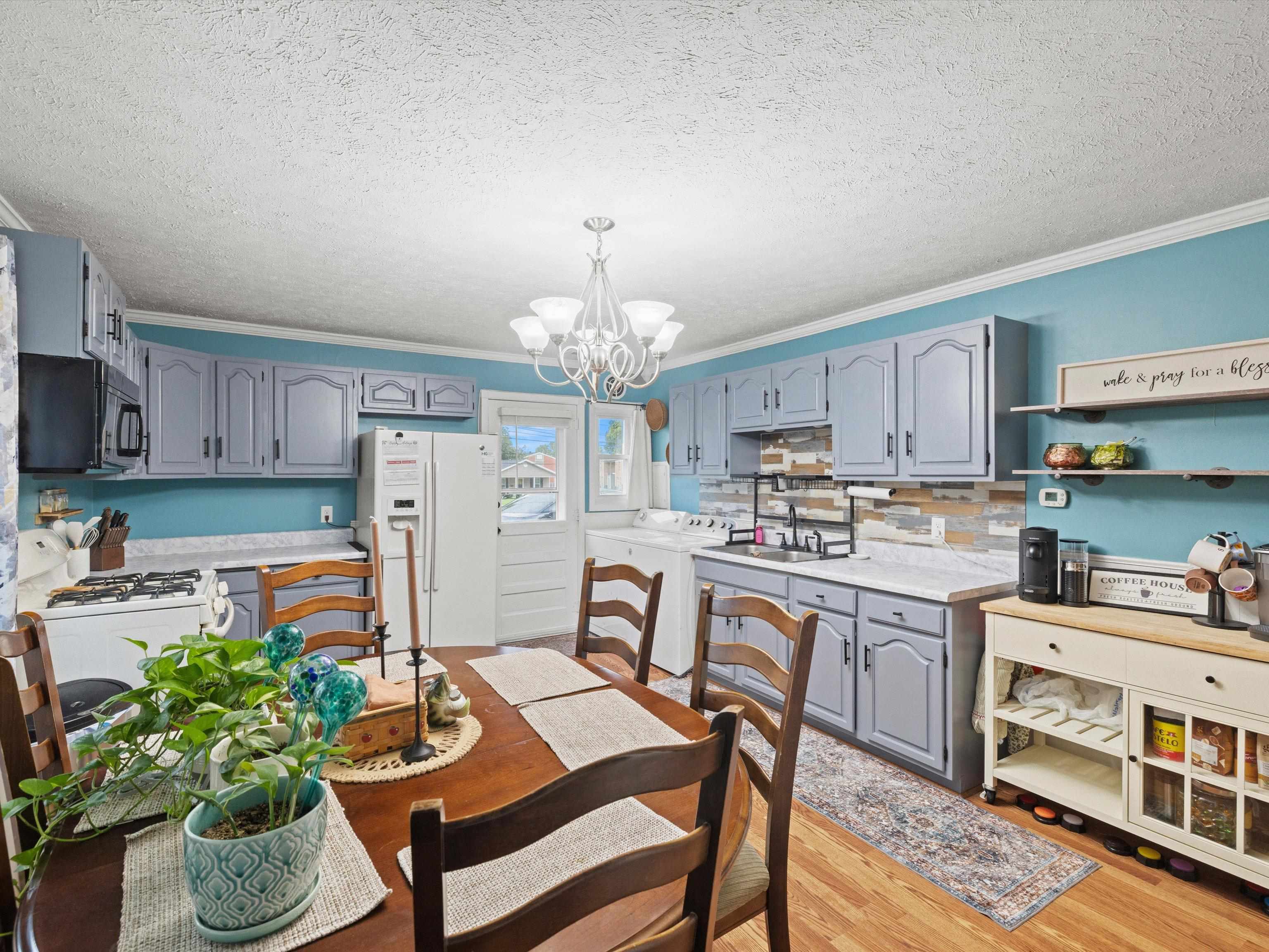 612 Fleetwood Drive, Owensboro, Kentucky 42301, 3 Bedrooms Bedrooms, ,1 BathroomBathrooms,Single Family Residence,For Sale,Fleetwood Drive,90749