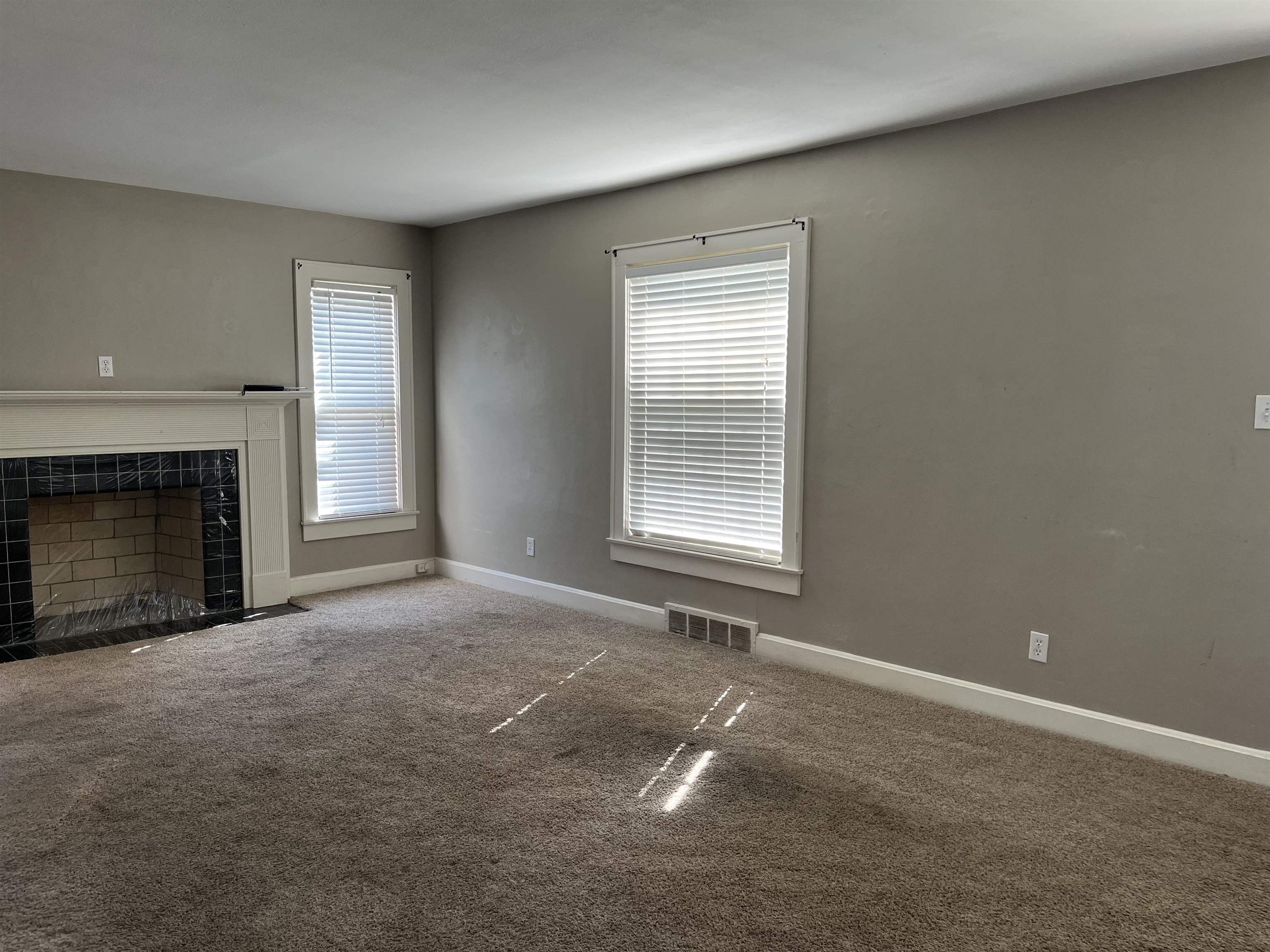 721 Maple Ave, Owensboro, Kentucky 42301, 3 Bedrooms Bedrooms, ,1 BathroomBathrooms,Single Family Residence,For Sale,Maple Ave,90751