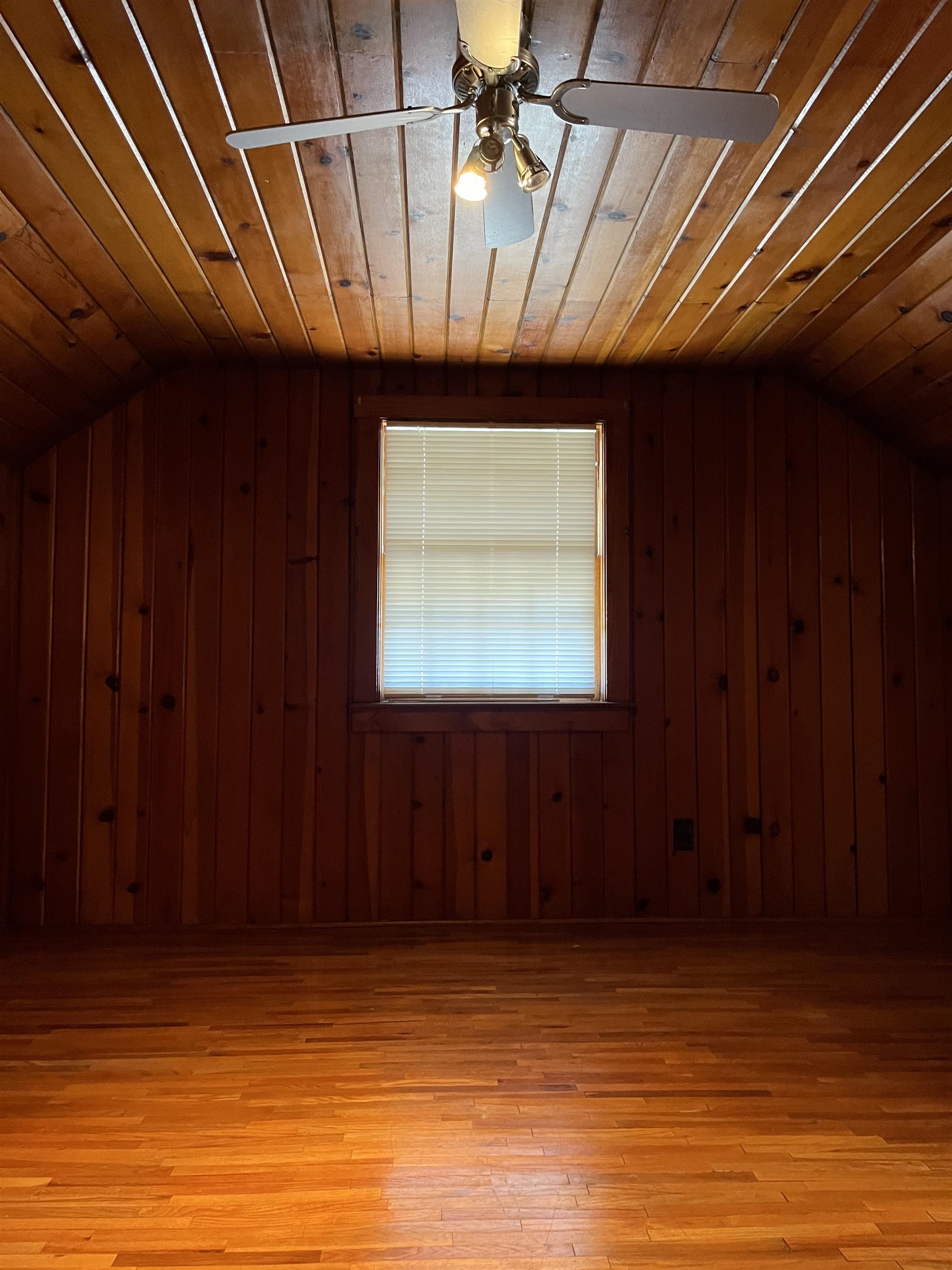 721 Maple Ave, Owensboro, Kentucky 42301, 3 Bedrooms Bedrooms, ,1 BathroomBathrooms,Single Family Residence,For Sale,Maple Ave,90751