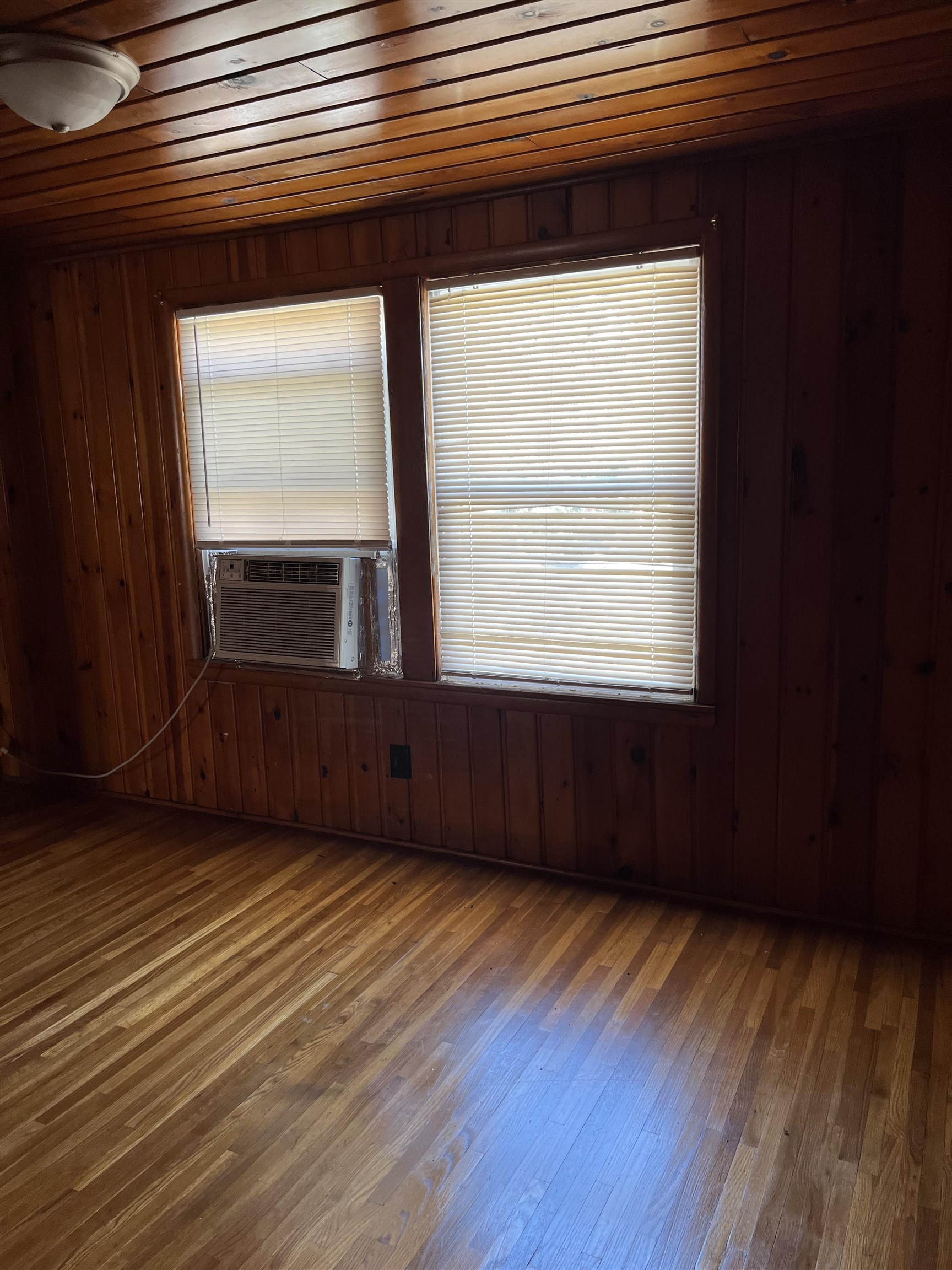 721 Maple Ave, Owensboro, Kentucky 42301, 3 Bedrooms Bedrooms, ,1 BathroomBathrooms,Single Family Residence,For Sale,Maple Ave,90751