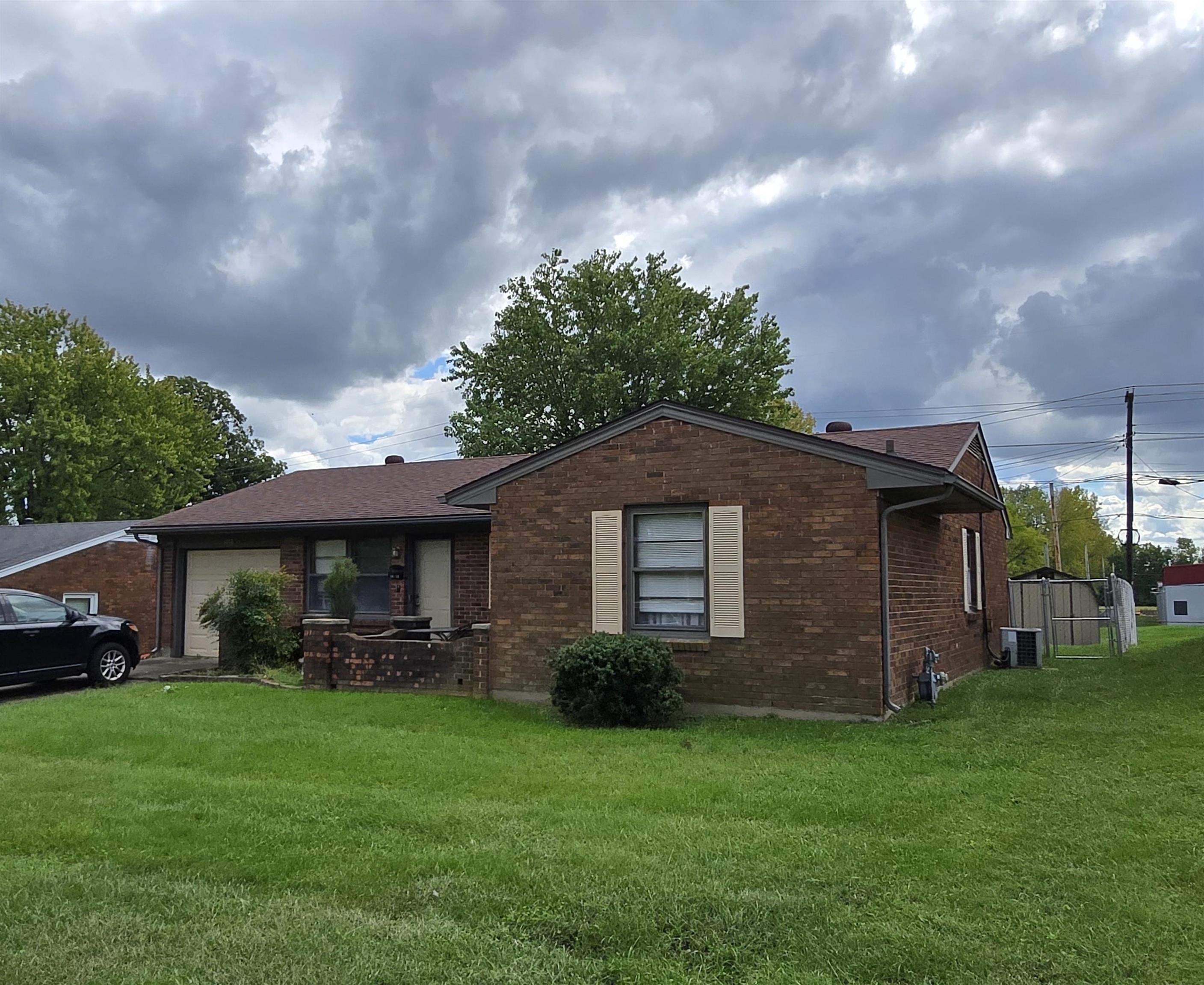 1912 Asbury Place, Owensboro, Kentucky 42303, 3 Bedrooms Bedrooms, ,1 BathroomBathrooms,Single Family Residence,For Sale,Asbury Place,90754