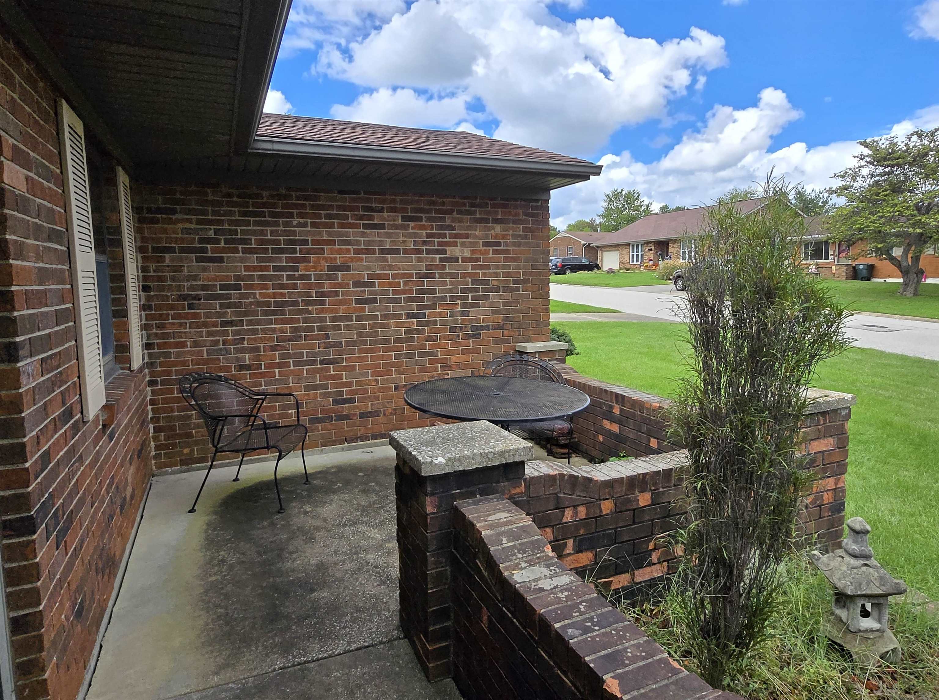1912 Asbury Place, Owensboro, Kentucky 42303, 3 Bedrooms Bedrooms, ,1 BathroomBathrooms,Single Family Residence,For Sale,Asbury Place,90754
