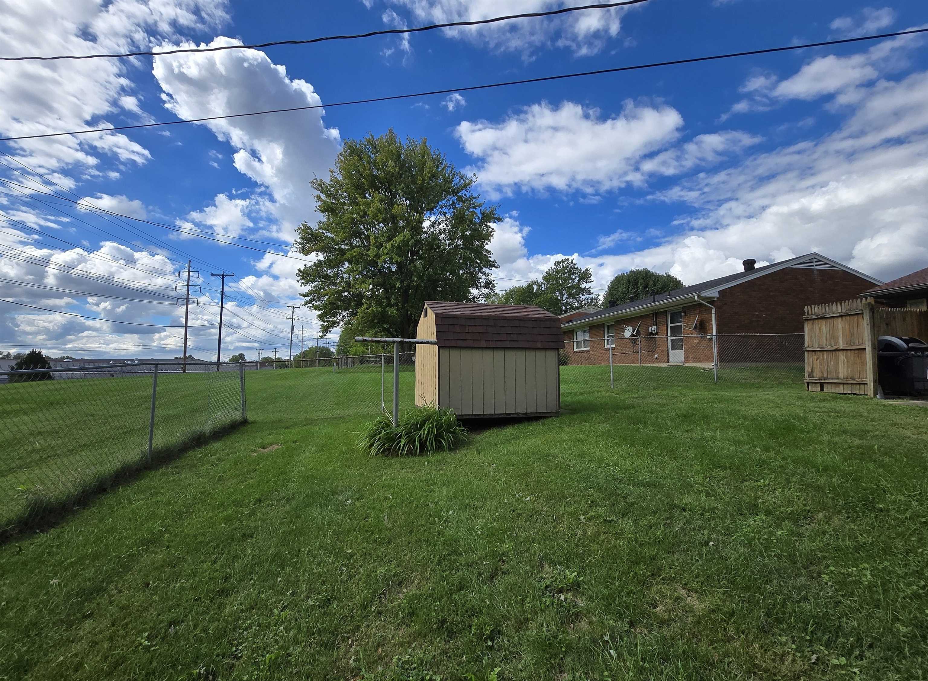 1912 Asbury Place, Owensboro, Kentucky 42303, 3 Bedrooms Bedrooms, ,1 BathroomBathrooms,Single Family Residence,For Sale,Asbury Place,90754