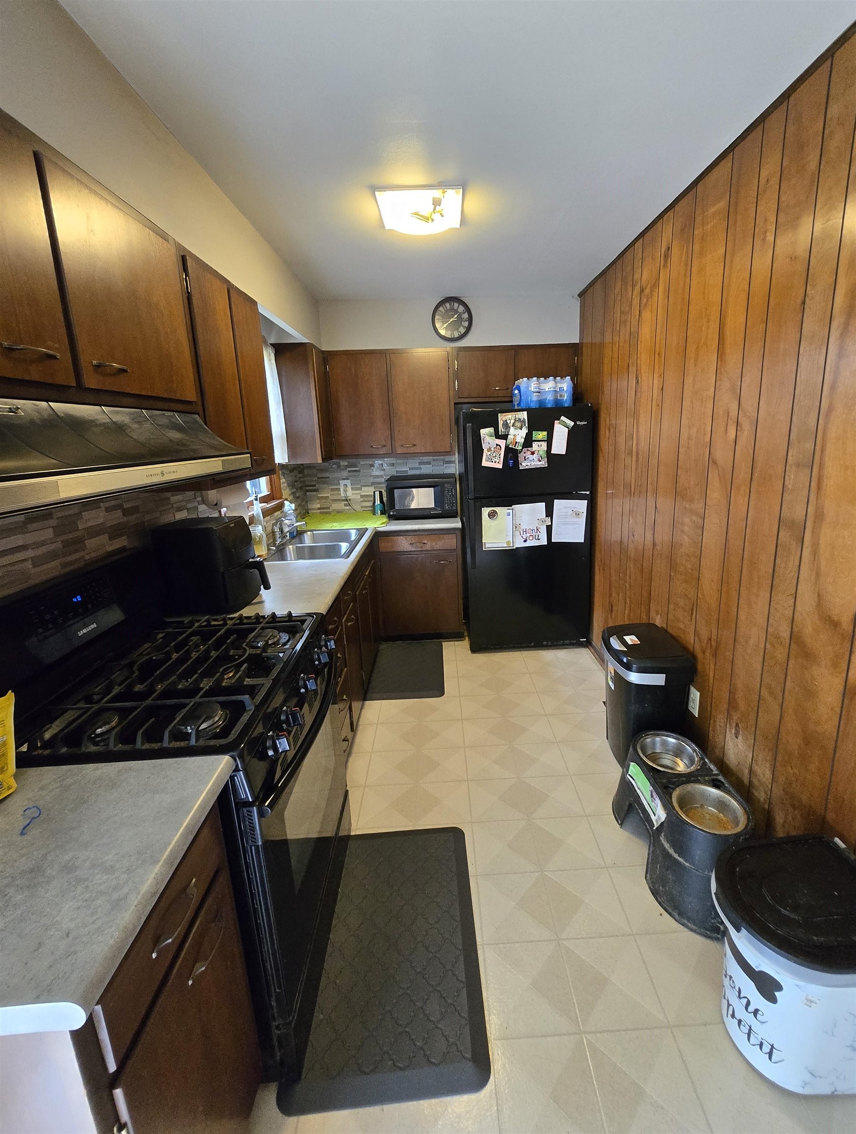 1912 Asbury Place, Owensboro, Kentucky 42303, 3 Bedrooms Bedrooms, ,1 BathroomBathrooms,Single Family Residence,For Sale,Asbury Place,90754