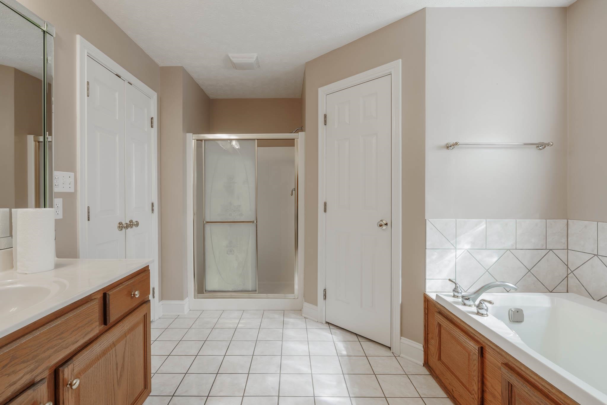 4615 Barrington Place, Owensboro, Kentucky 42301, 3 Bedrooms Bedrooms, ,2 BathroomsBathrooms,Single Family Residence,For Sale,Barrington Place,90756