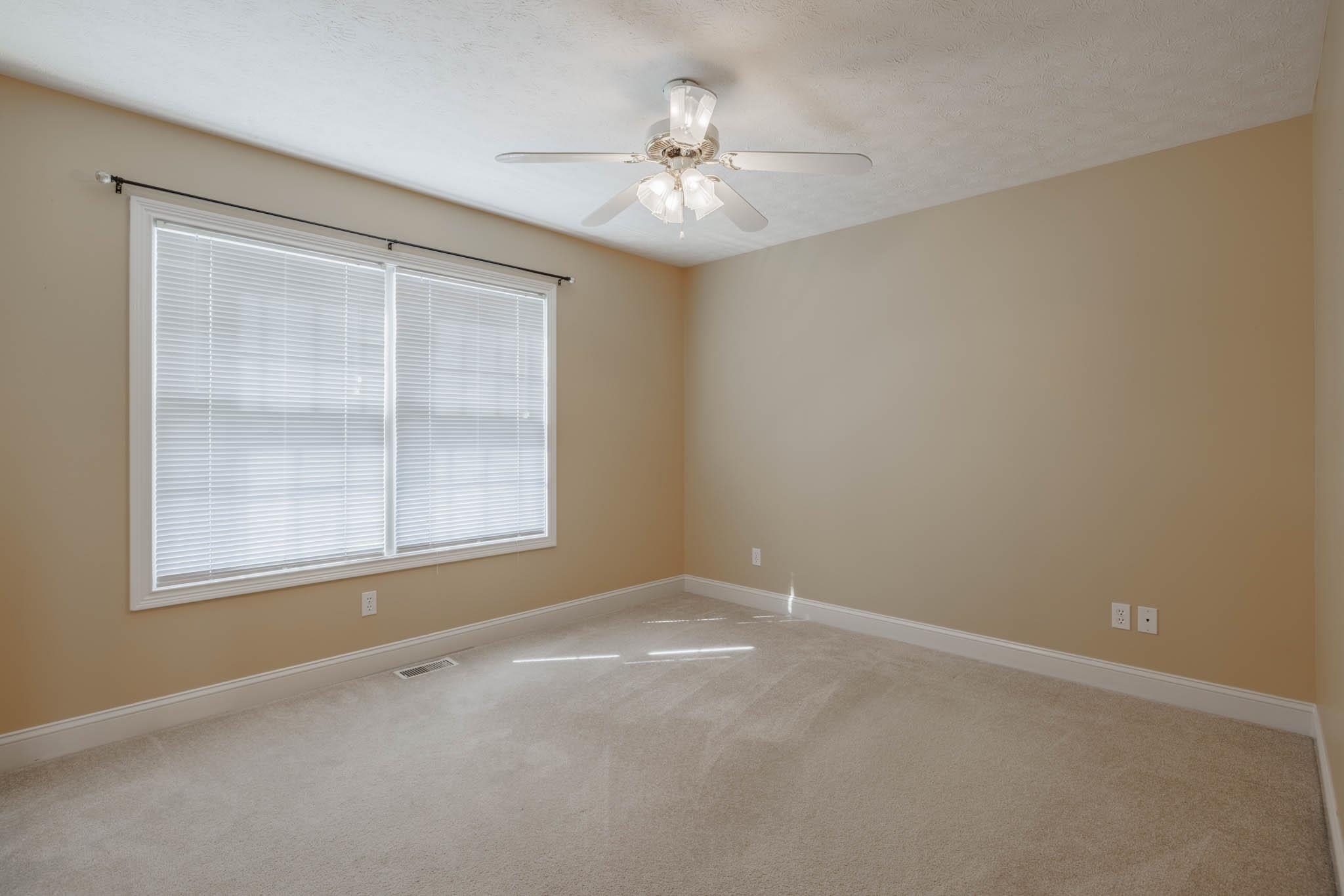 4615 Barrington Place, Owensboro, Kentucky 42301, 3 Bedrooms Bedrooms, ,2 BathroomsBathrooms,Single Family Residence,For Sale,Barrington Place,90756