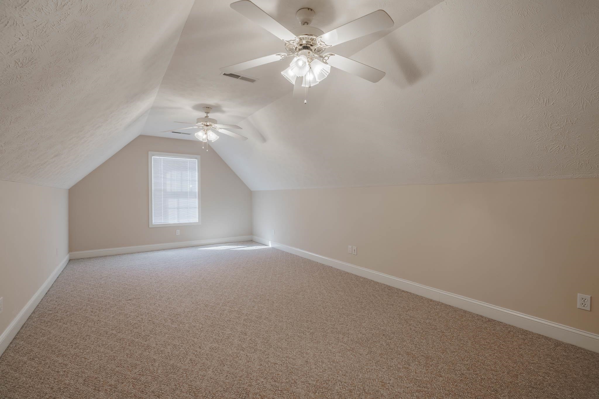 4615 Barrington Place, Owensboro, Kentucky 42301, 3 Bedrooms Bedrooms, ,2 BathroomsBathrooms,Single Family Residence,For Sale,Barrington Place,90756