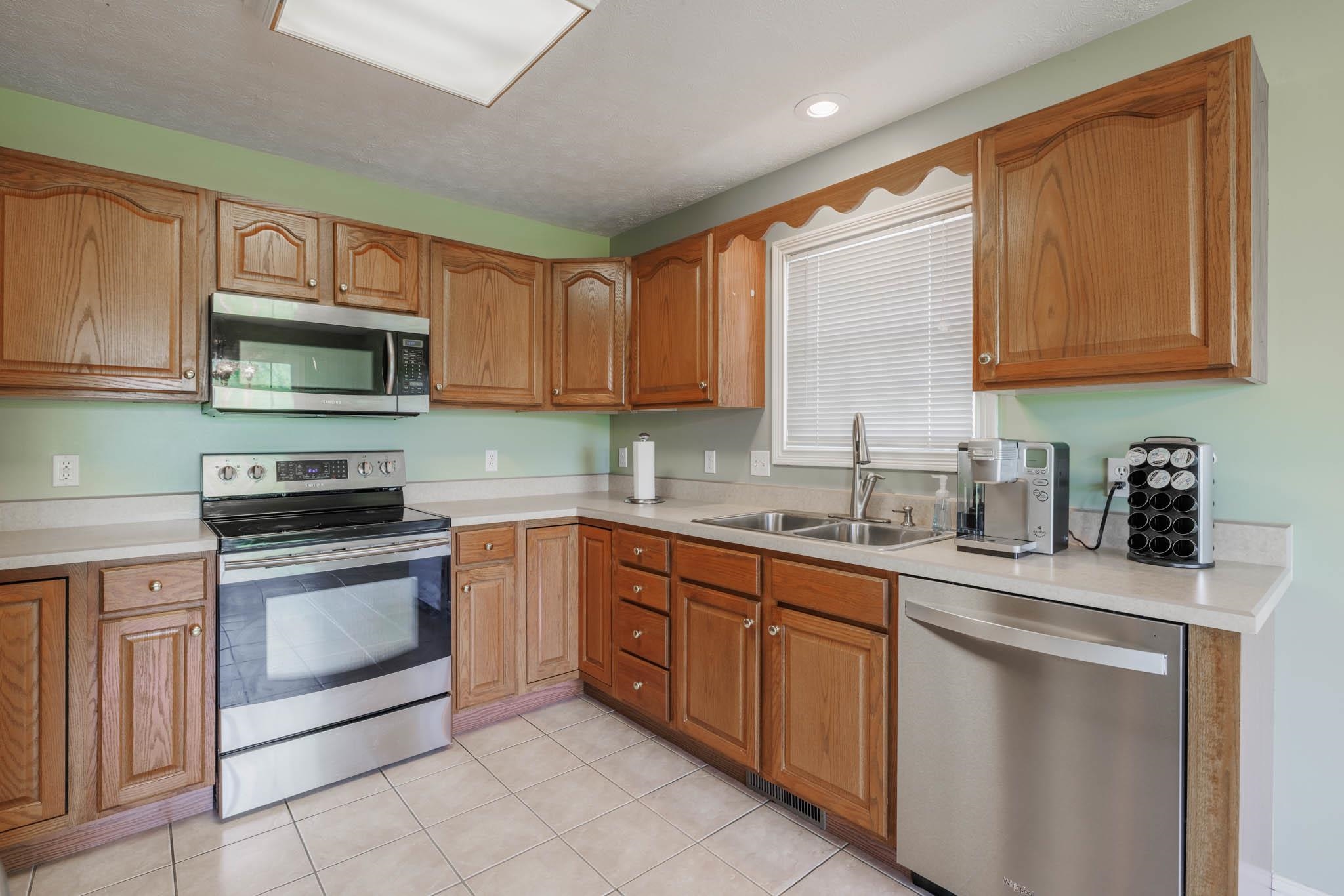 4615 Barrington Place, Owensboro, Kentucky 42301, 3 Bedrooms Bedrooms, ,2 BathroomsBathrooms,Single Family Residence,For Sale,Barrington Place,90756