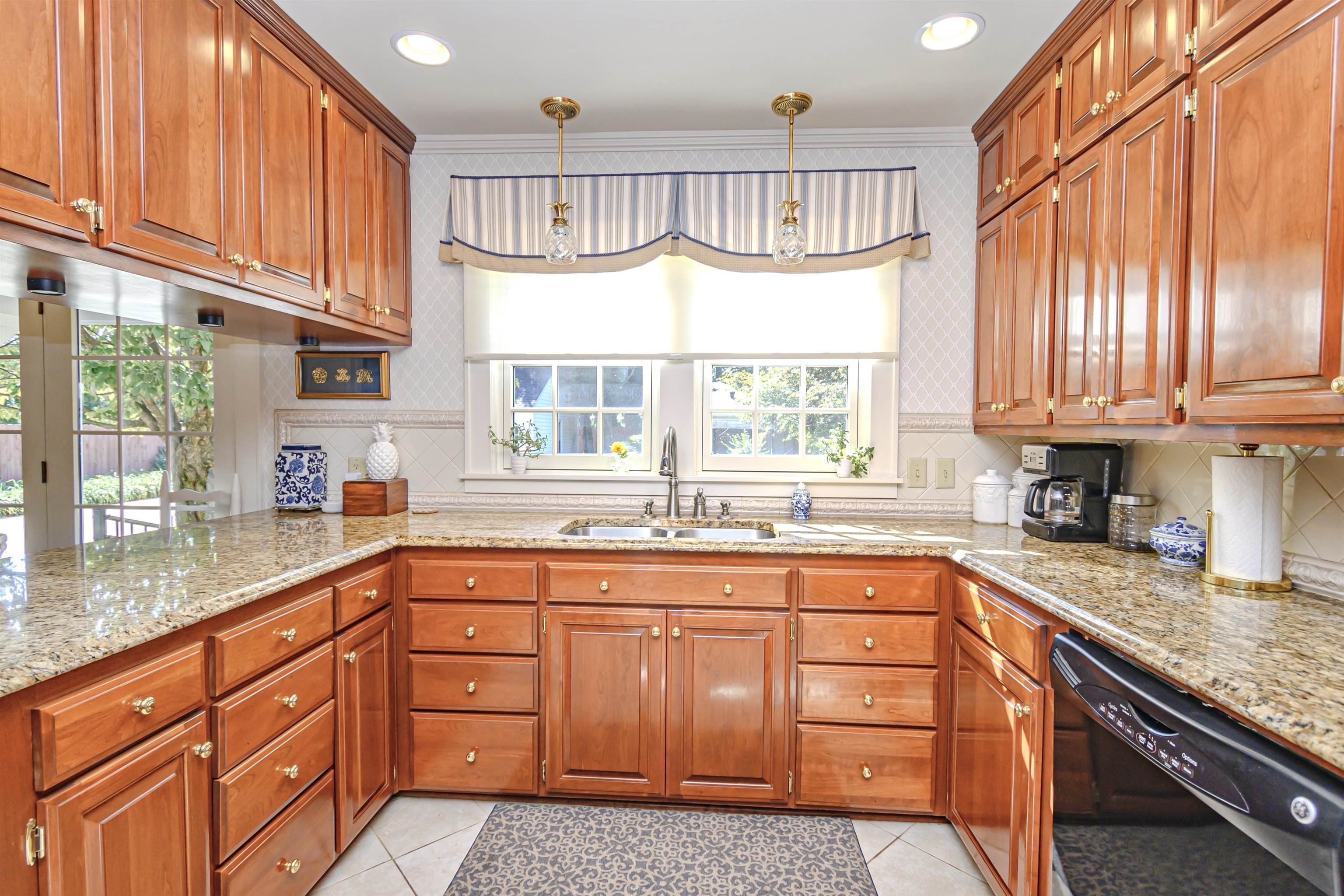622 Ford Avenue, Owensboro, Kentucky 42301, 3 Bedrooms Bedrooms, ,3 BathroomsBathrooms,Single Family Residence,For Sale,Ford Avenue,90758