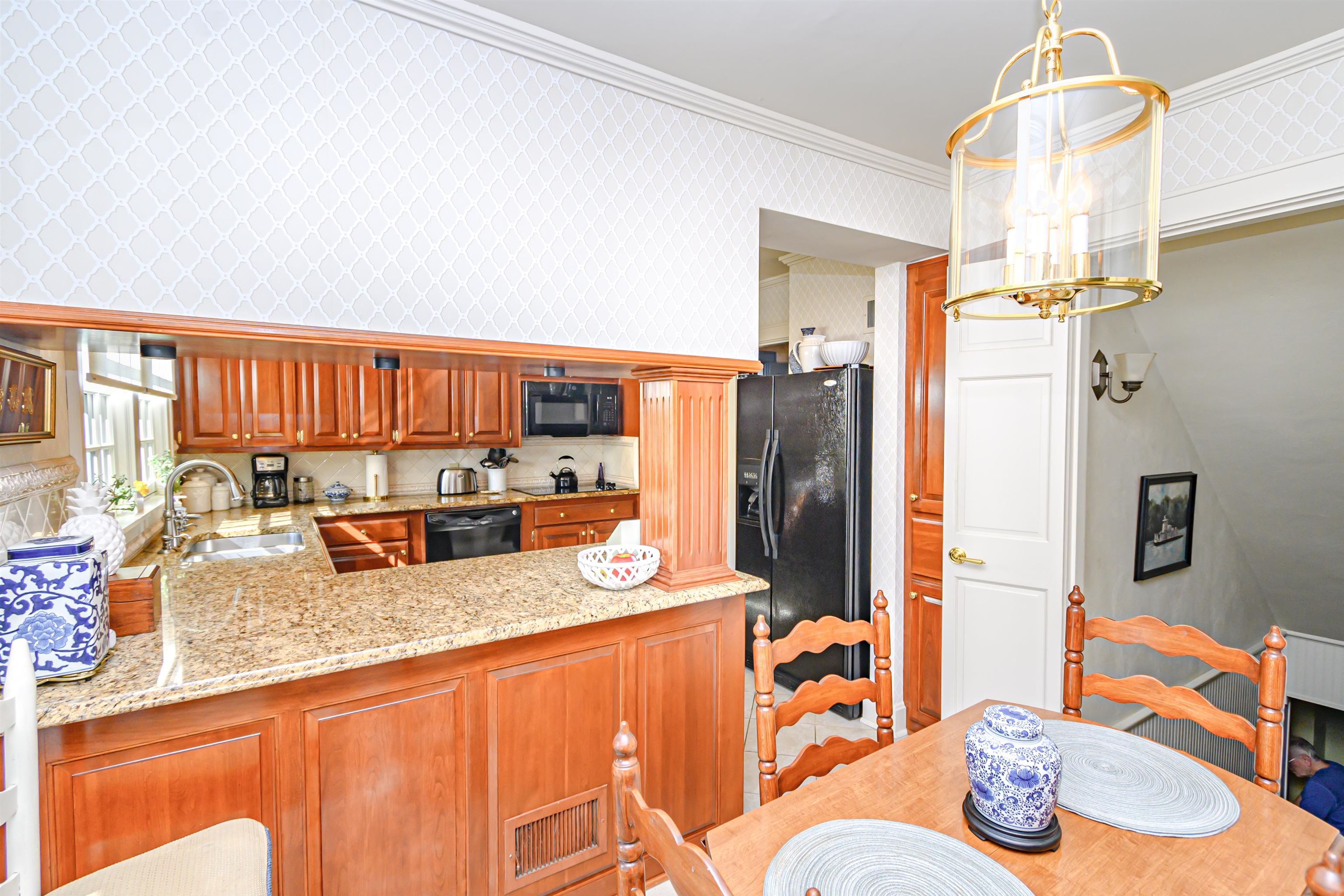 622 Ford Avenue, Owensboro, Kentucky 42301, 3 Bedrooms Bedrooms, ,3 BathroomsBathrooms,Single Family Residence,For Sale,Ford Avenue,90758