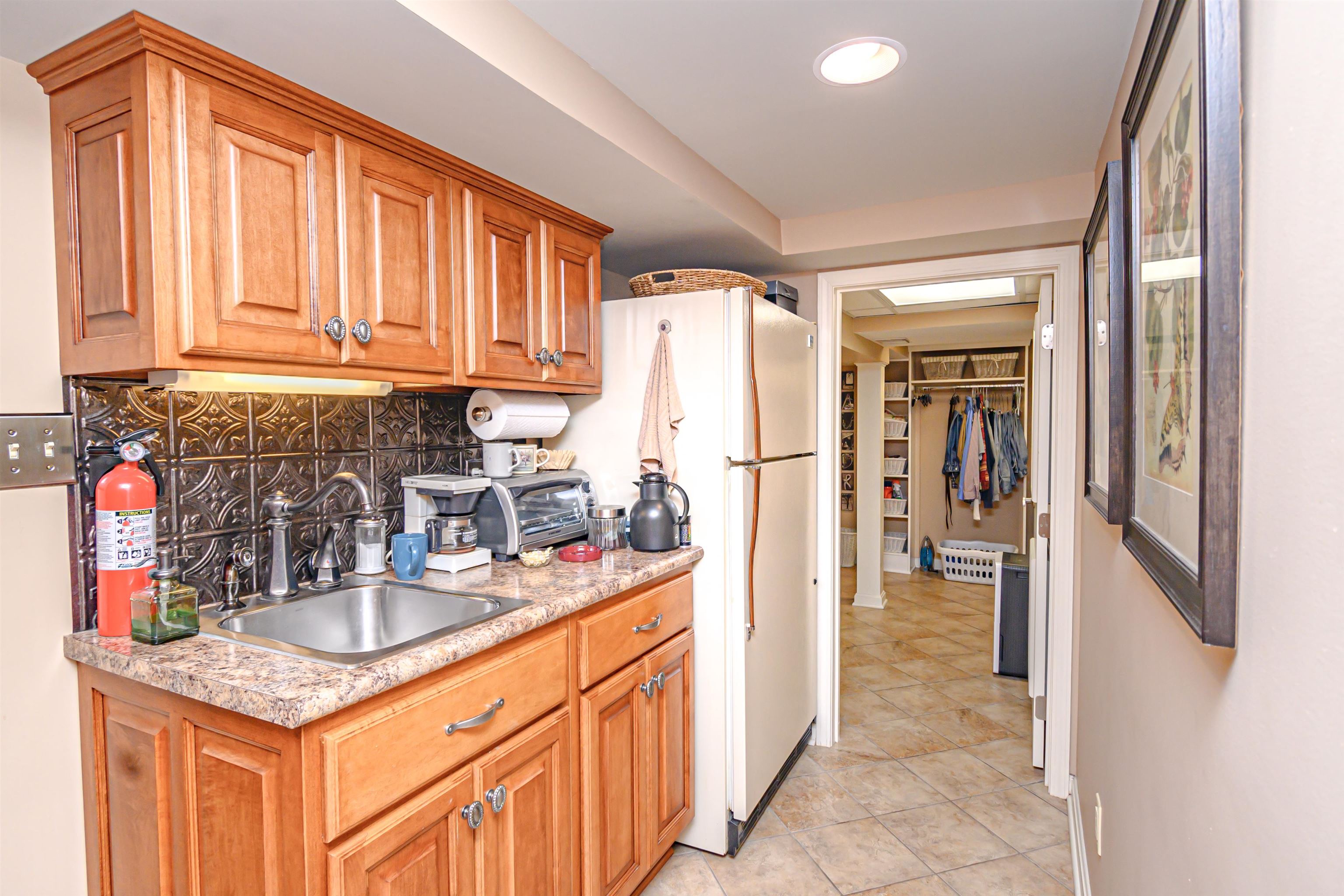622 Ford Avenue, Owensboro, Kentucky 42301, 3 Bedrooms Bedrooms, ,3 BathroomsBathrooms,Single Family Residence,For Sale,Ford Avenue,90758