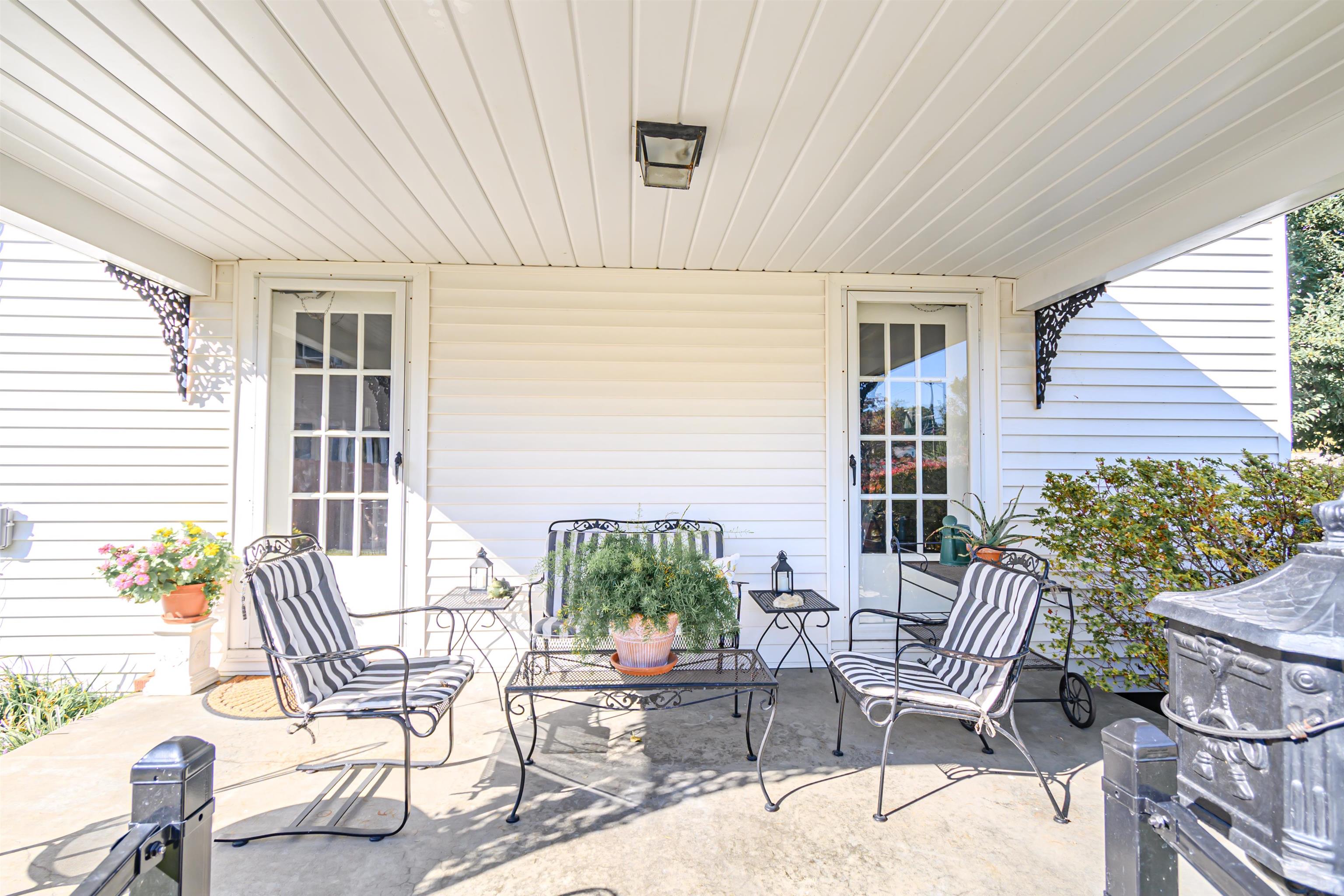 622 Ford Avenue, Owensboro, Kentucky 42301, 3 Bedrooms Bedrooms, ,3 BathroomsBathrooms,Single Family Residence,For Sale,Ford Avenue,90758