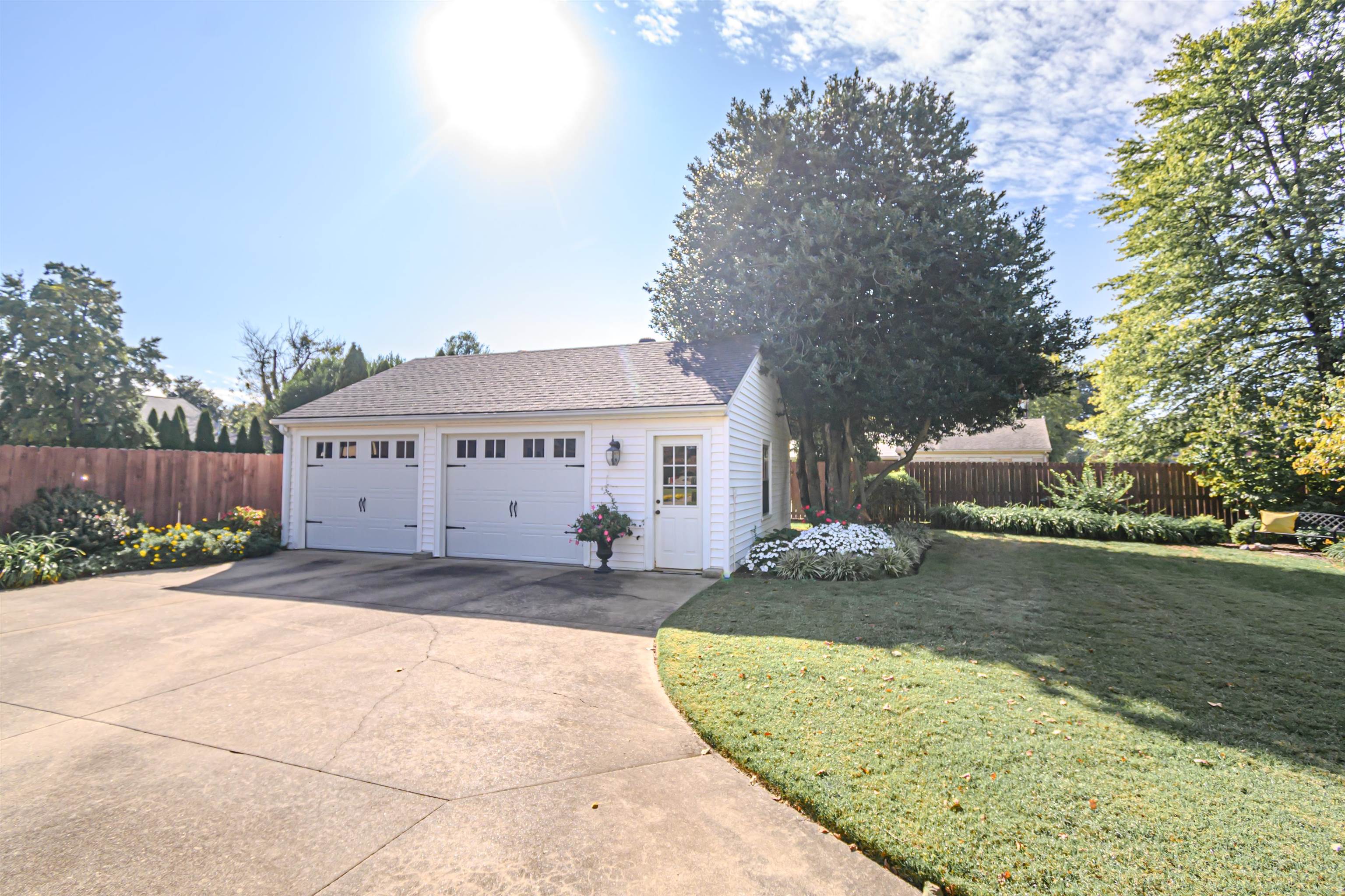 622 Ford Avenue, Owensboro, Kentucky 42301, 3 Bedrooms Bedrooms, ,3 BathroomsBathrooms,Single Family Residence,For Sale,Ford Avenue,90758