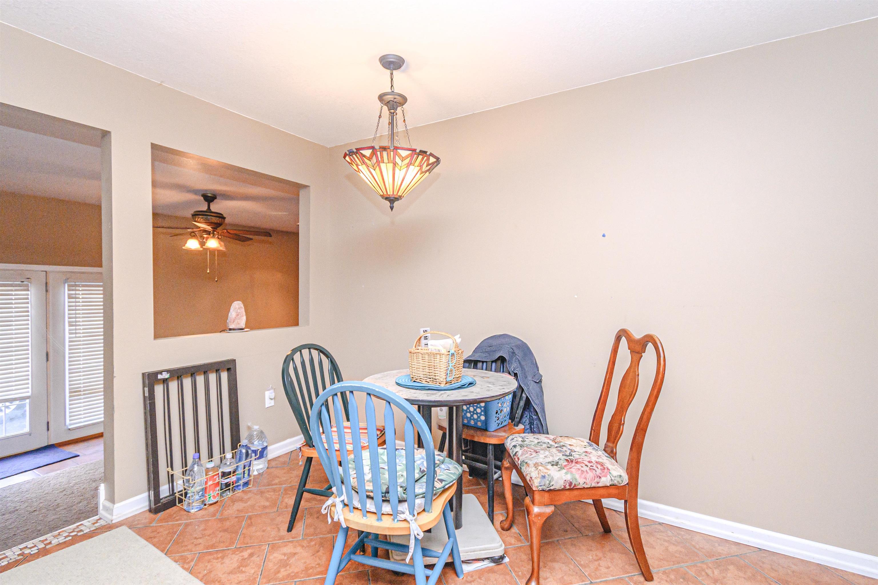 332 Eastview Dr, Madisonville, Kentucky 42431, 3 Bedrooms Bedrooms, ,1 BathroomBathrooms,Single Family Residence,For Sale,Eastview Dr,90759
