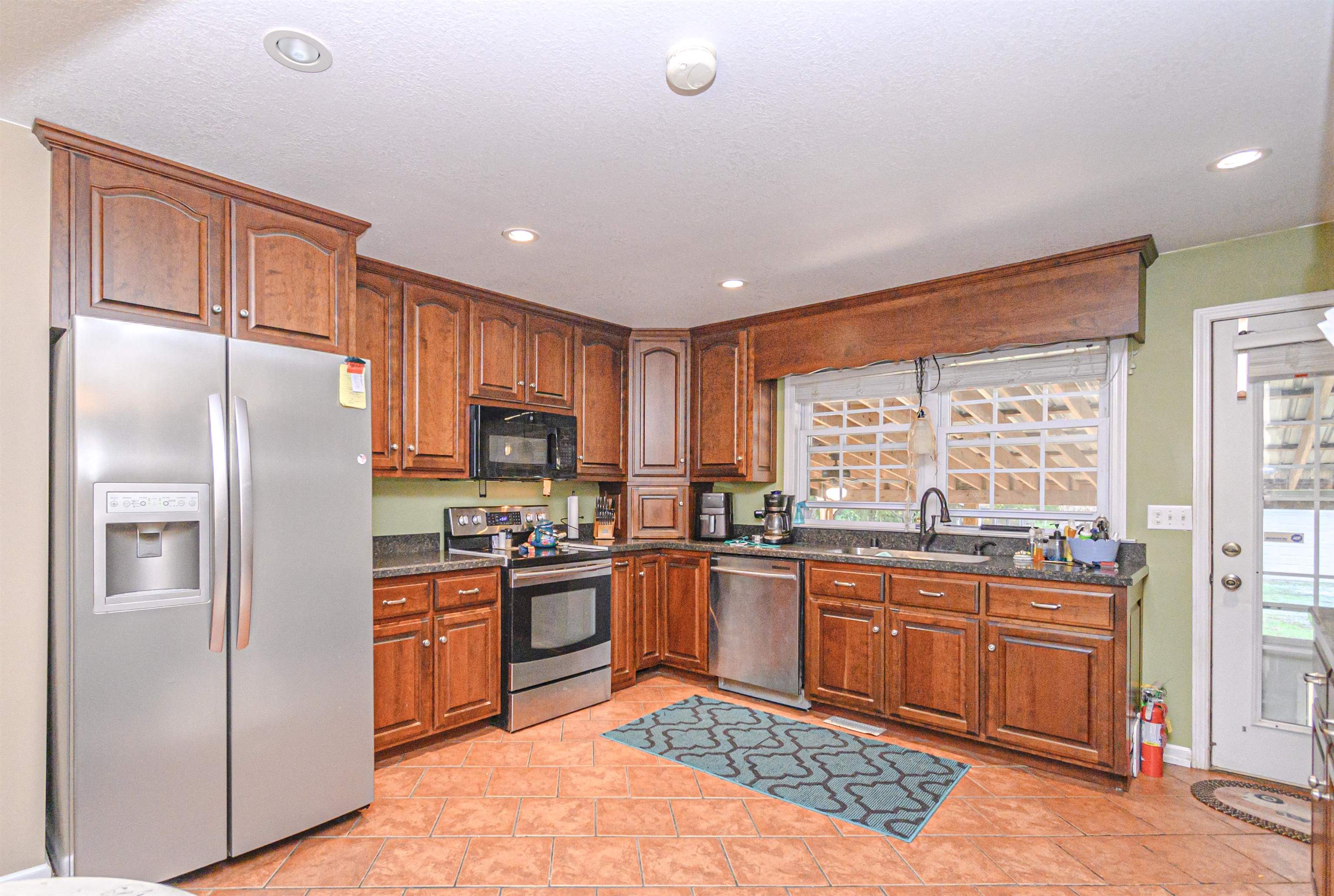 332 Eastview Dr, Madisonville, Kentucky 42431, 3 Bedrooms Bedrooms, ,1 BathroomBathrooms,Single Family Residence,For Sale,Eastview Dr,90759