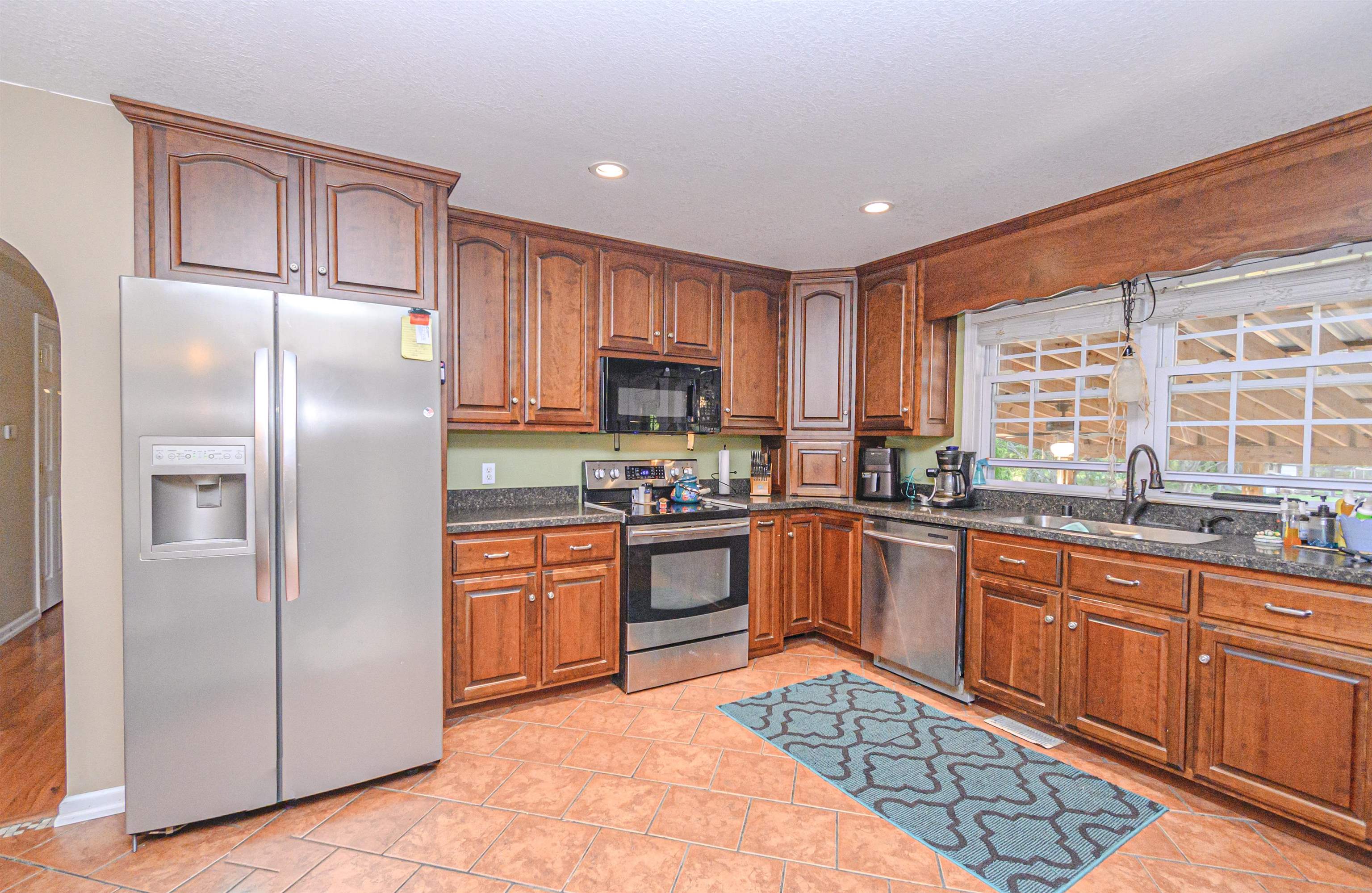 332 Eastview Dr, Madisonville, Kentucky 42431, 3 Bedrooms Bedrooms, ,1 BathroomBathrooms,Single Family Residence,For Sale,Eastview Dr,90759