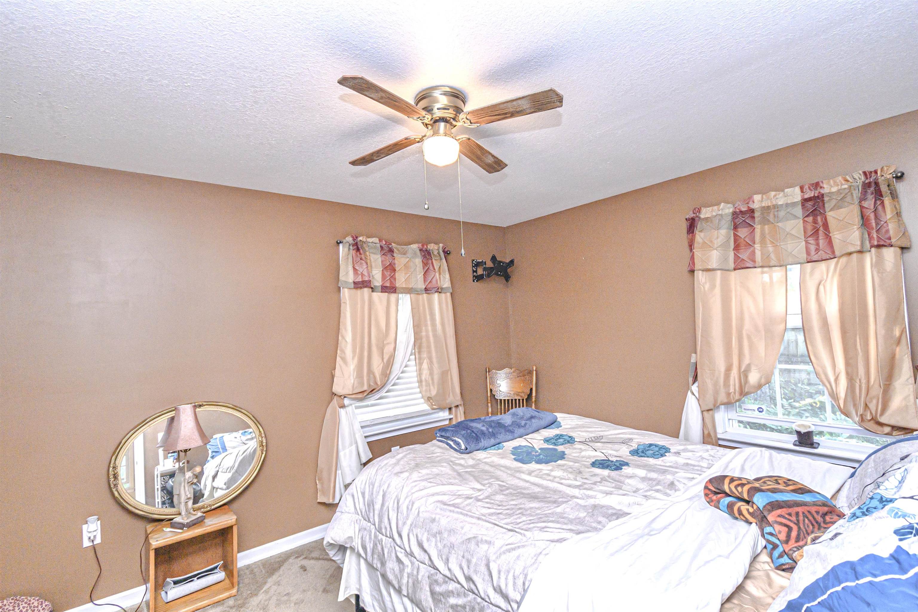 332 Eastview Dr, Madisonville, Kentucky 42431, 3 Bedrooms Bedrooms, ,1 BathroomBathrooms,Single Family Residence,For Sale,Eastview Dr,90759