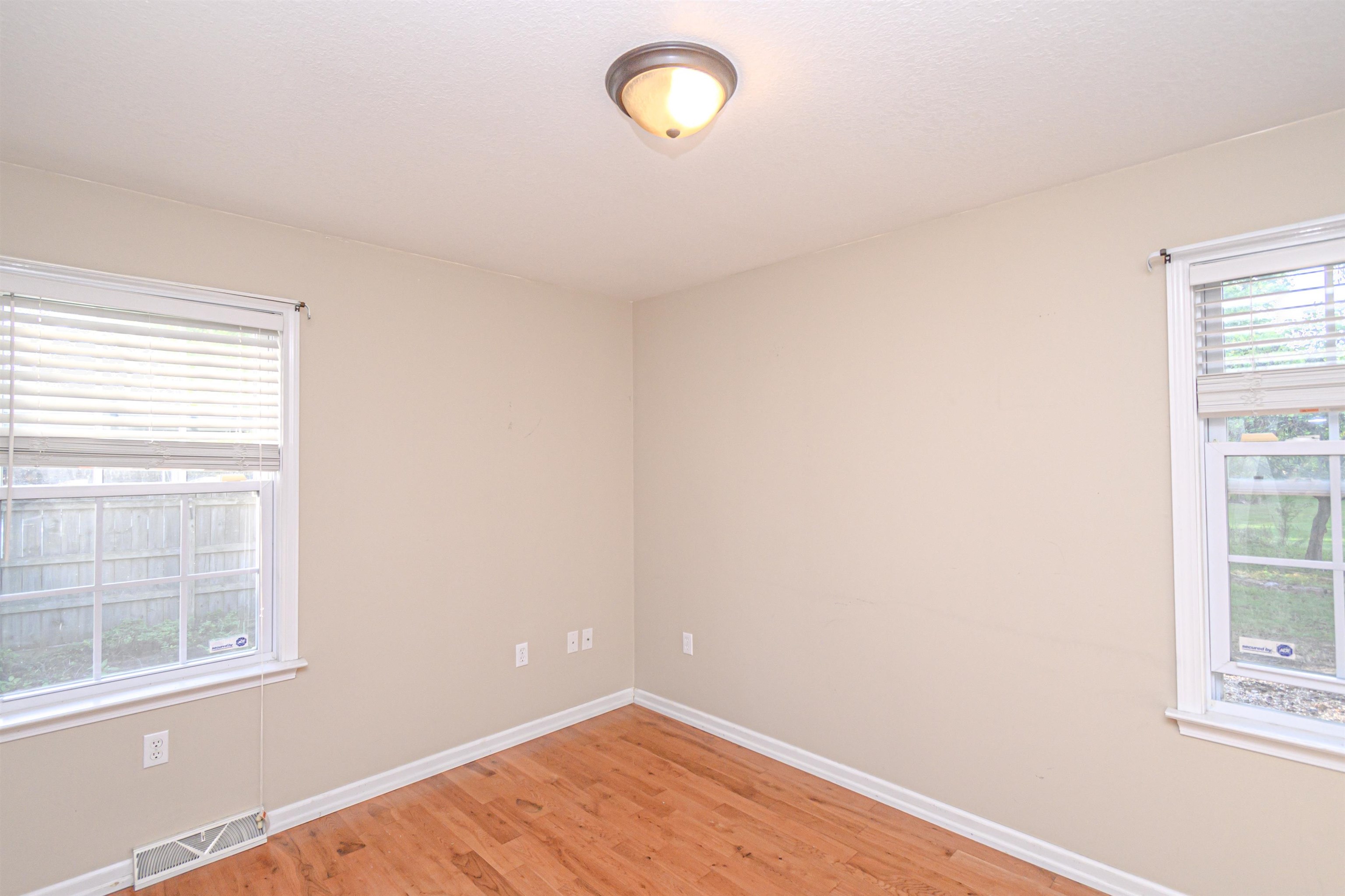 332 Eastview Dr, Madisonville, Kentucky 42431, 3 Bedrooms Bedrooms, ,1 BathroomBathrooms,Single Family Residence,For Sale,Eastview Dr,90759
