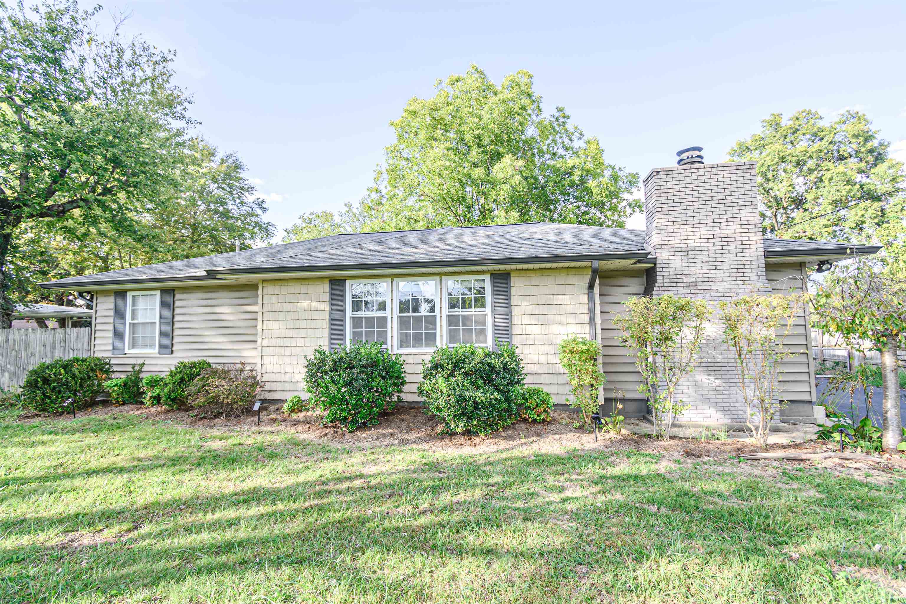 332 Eastview Dr, Madisonville, Kentucky 42431, 3 Bedrooms Bedrooms, ,1 BathroomBathrooms,Single Family Residence,For Sale,Eastview Dr,90759