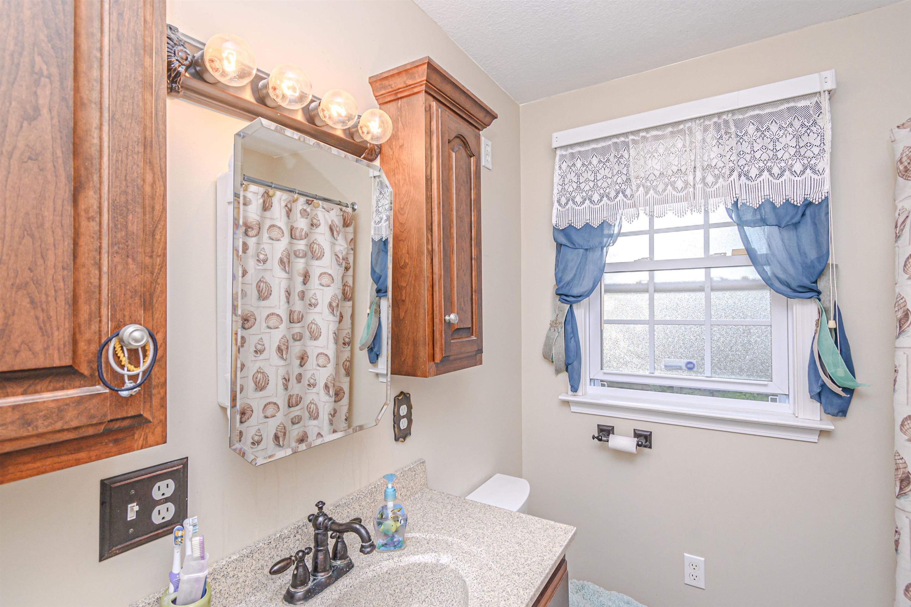 332 Eastview Dr, Madisonville, Kentucky 42431, 3 Bedrooms Bedrooms, ,1 BathroomBathrooms,Single Family Residence,For Sale,Eastview Dr,90759